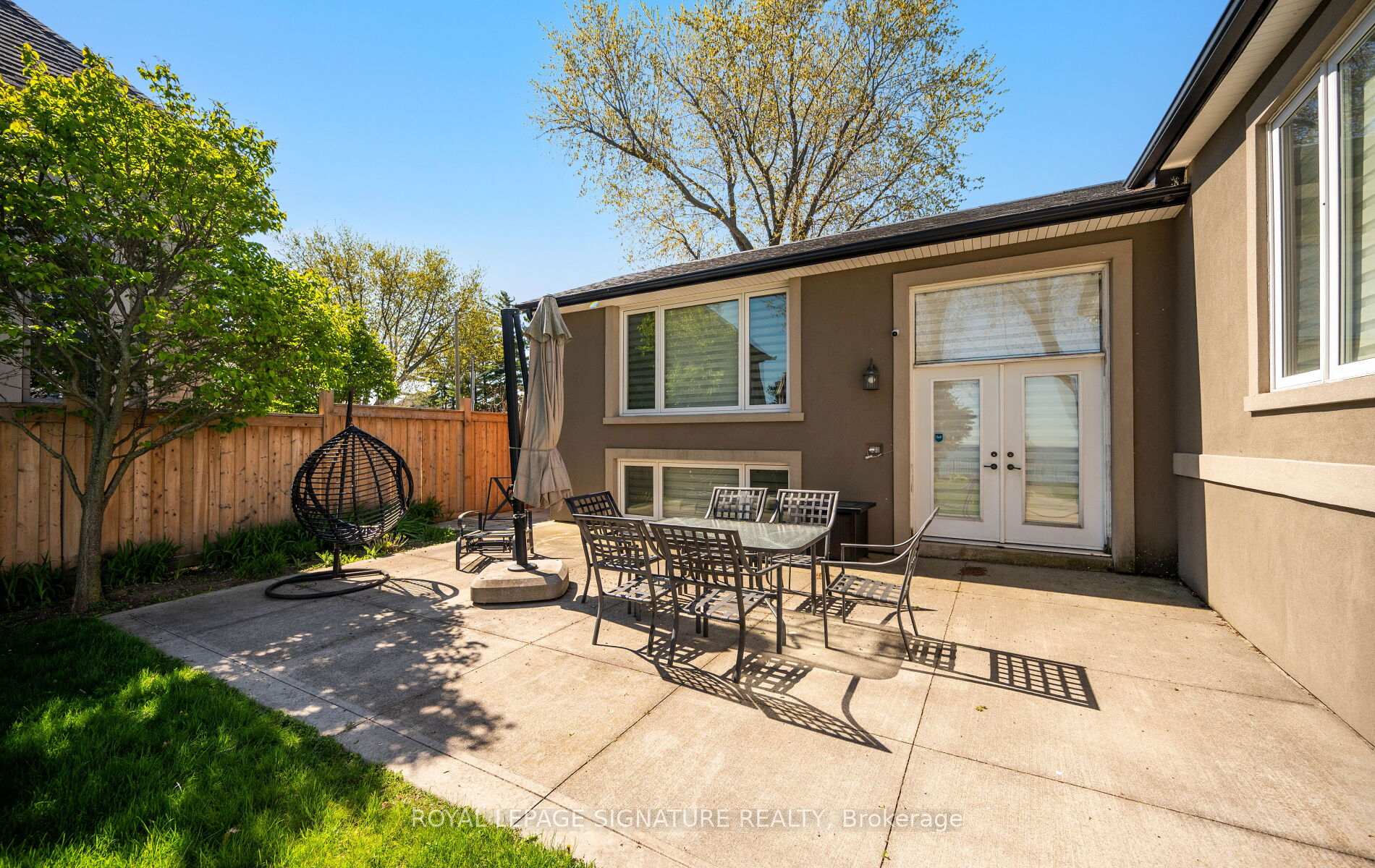 Photo 39 of 17 Wendakee Drive, Hamilton, Stoney Creek — HOMEH