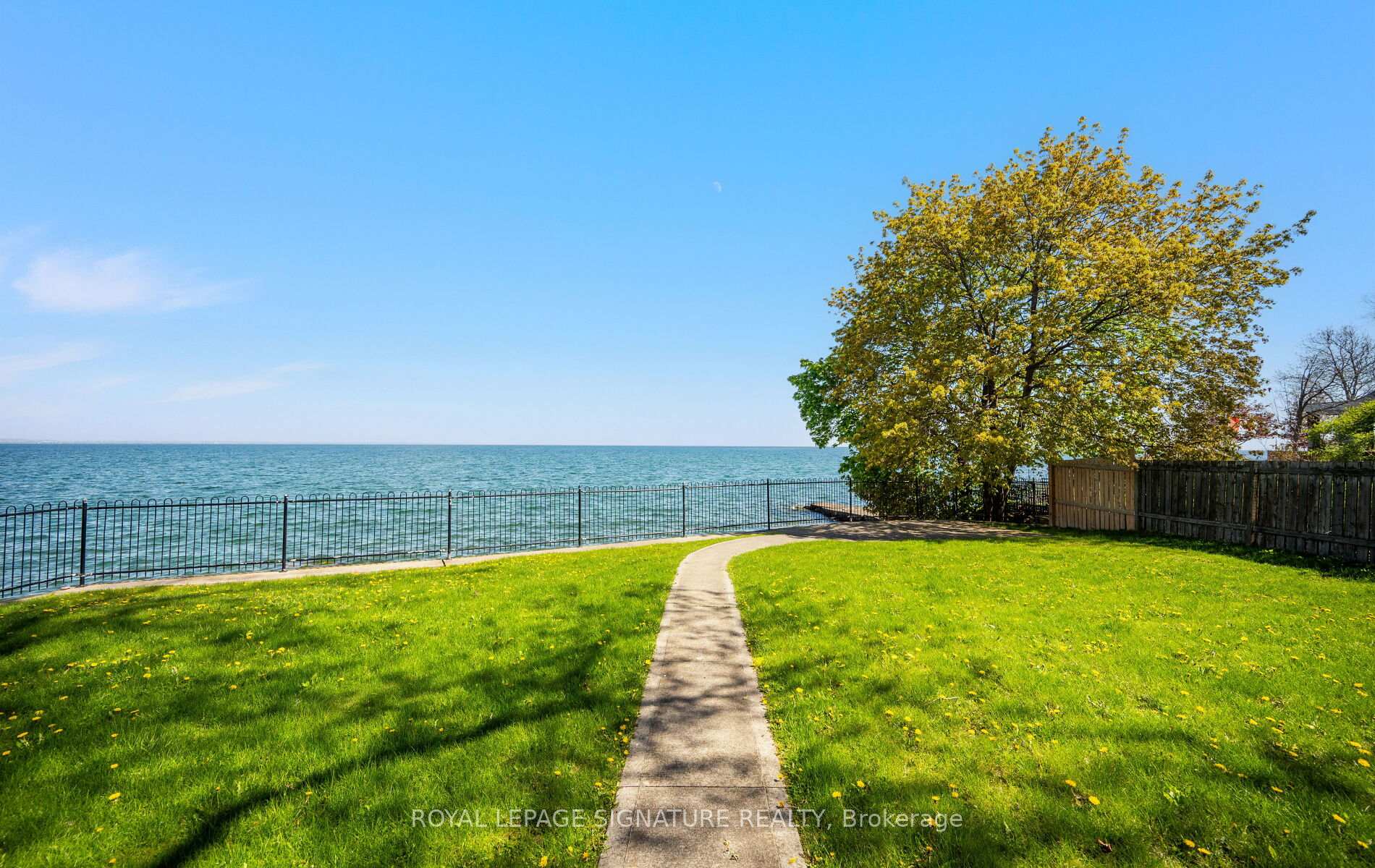 Photo 42 of 17 Wendakee Drive, Hamilton, Stoney Creek — HOMEH