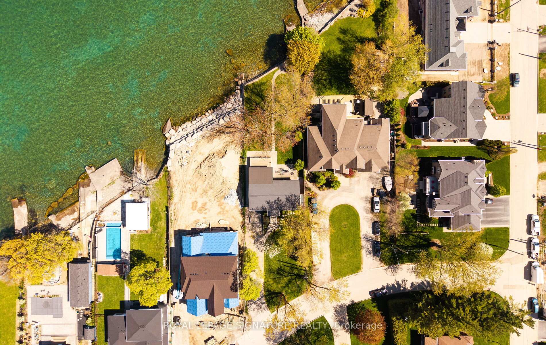 Photo 46 of 17 Wendakee Drive, Hamilton, Stoney Creek — HOMEH