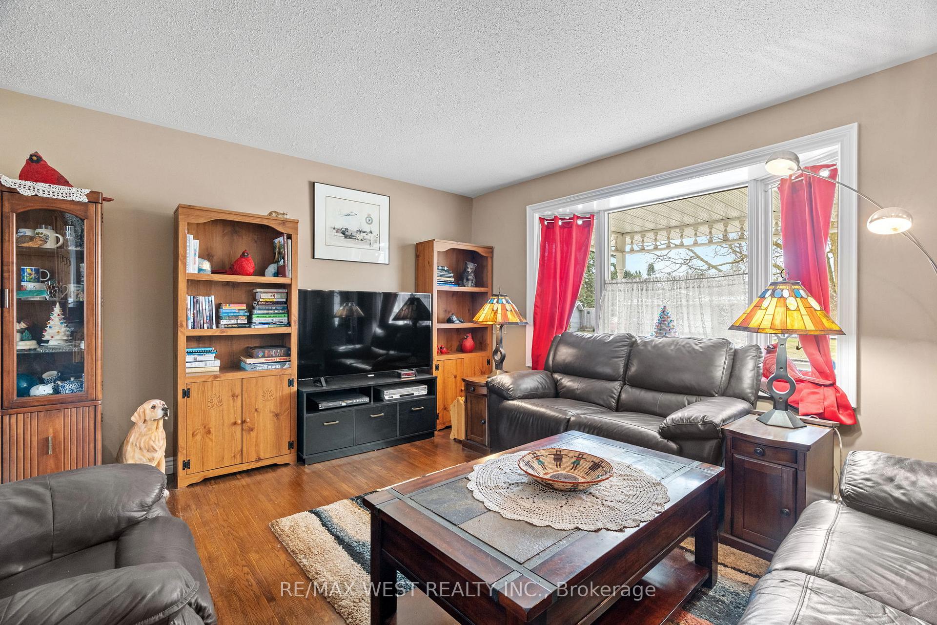 Photo 3 of 96 Langford Drive, Lucan Biddulph, Lucan — HOMEH