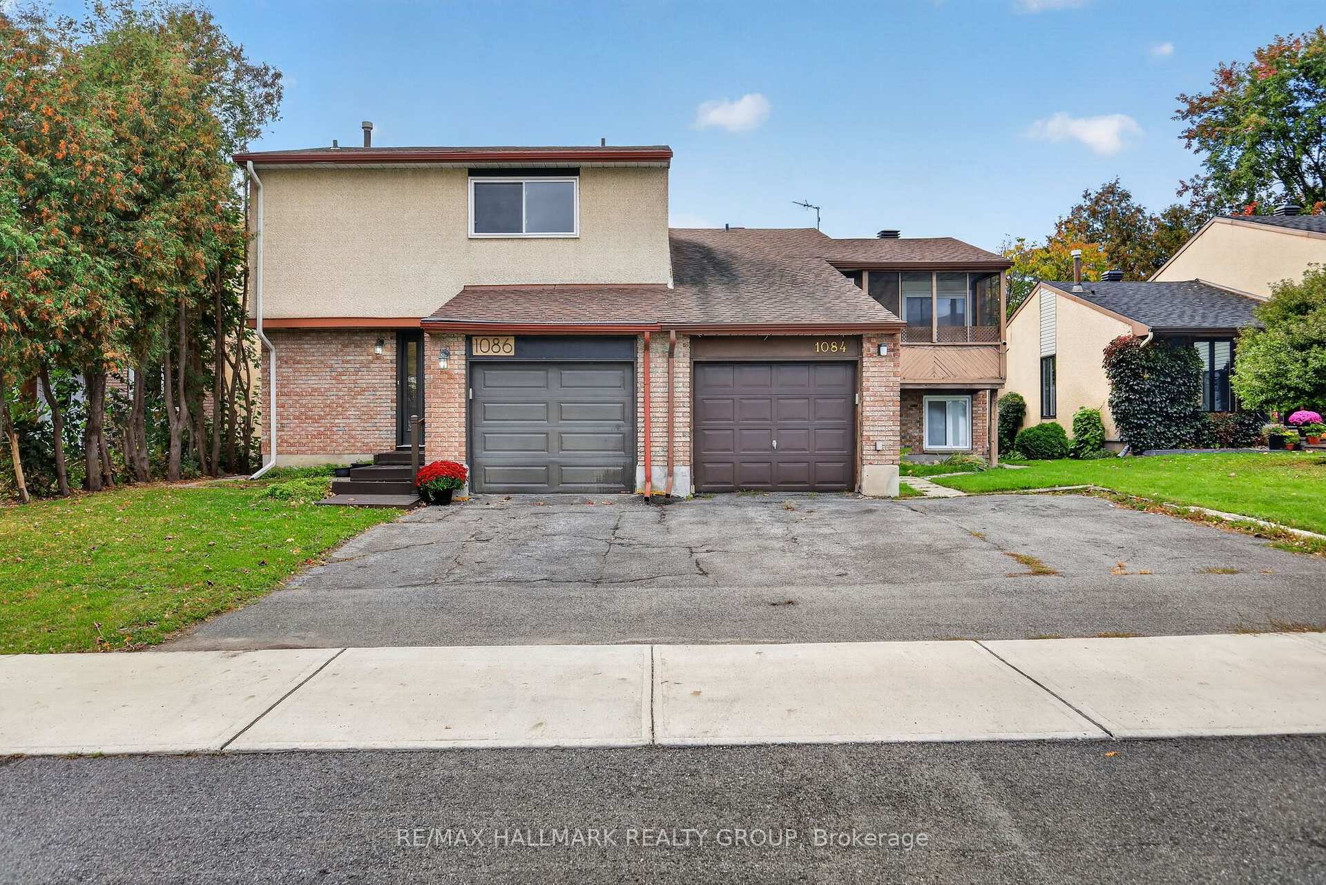 Photo 2 of 1086 Barwell Avenue, Ottawa, Fairfield Heights — HOMEH
