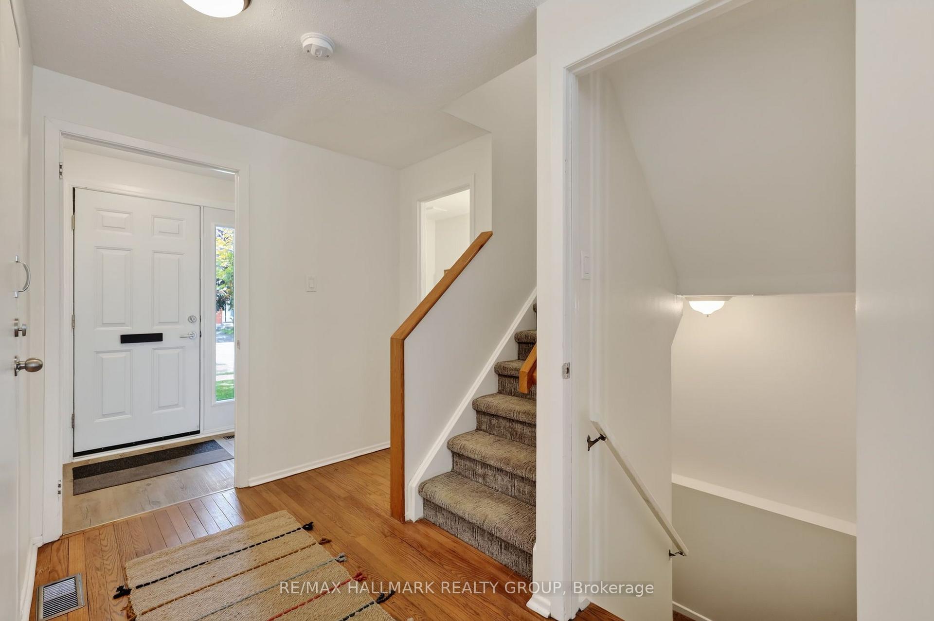 Photo 5 of 1086 Barwell Avenue, Ottawa, Fairfield Heights — HOMEH