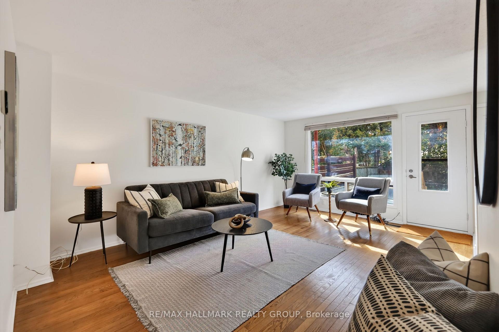 Photo 7 of 1086 Barwell Avenue, Ottawa, Fairfield Heights — HOMEH