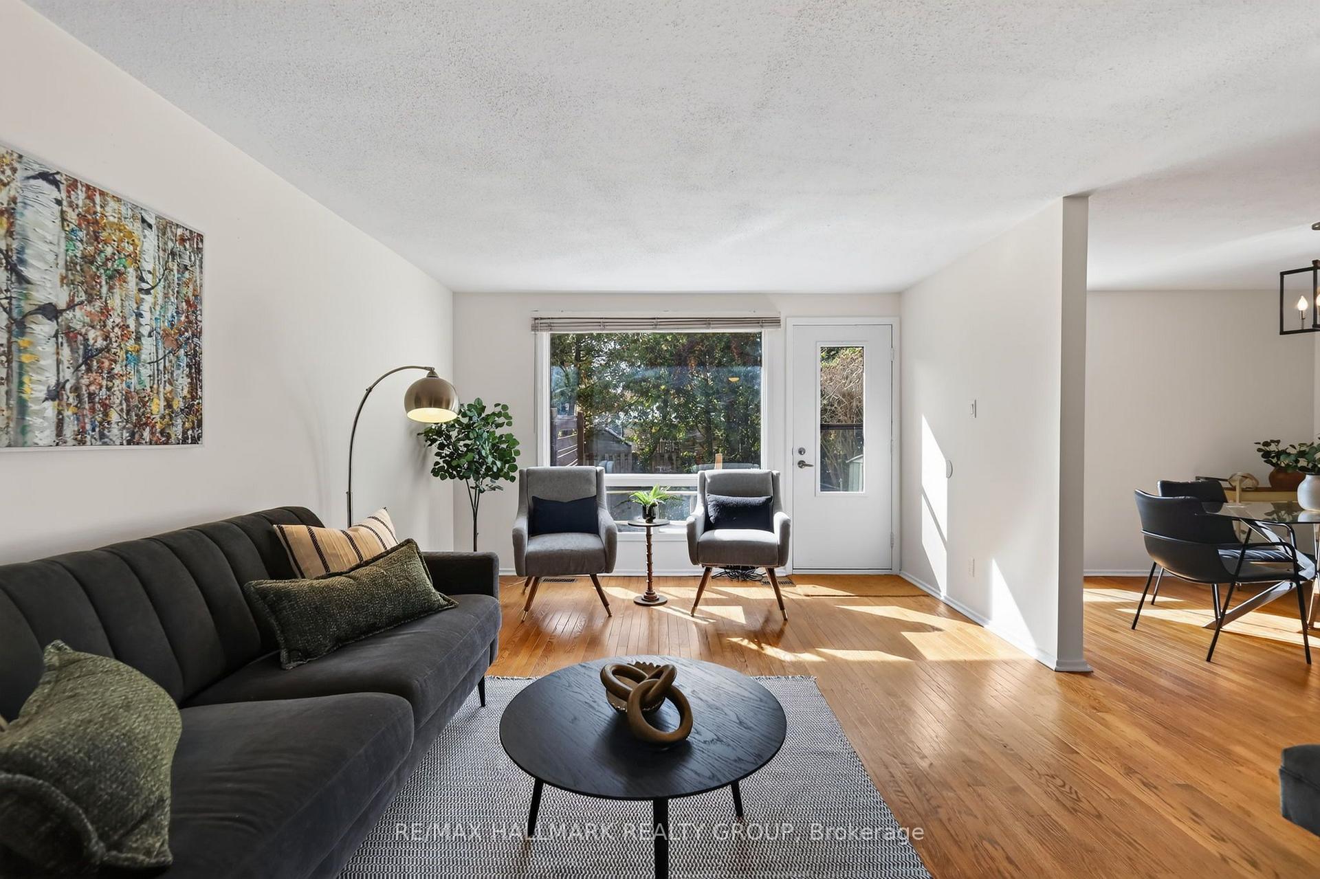 Photo 8 of 1086 Barwell Avenue, Ottawa, Fairfield Heights — HOMEH