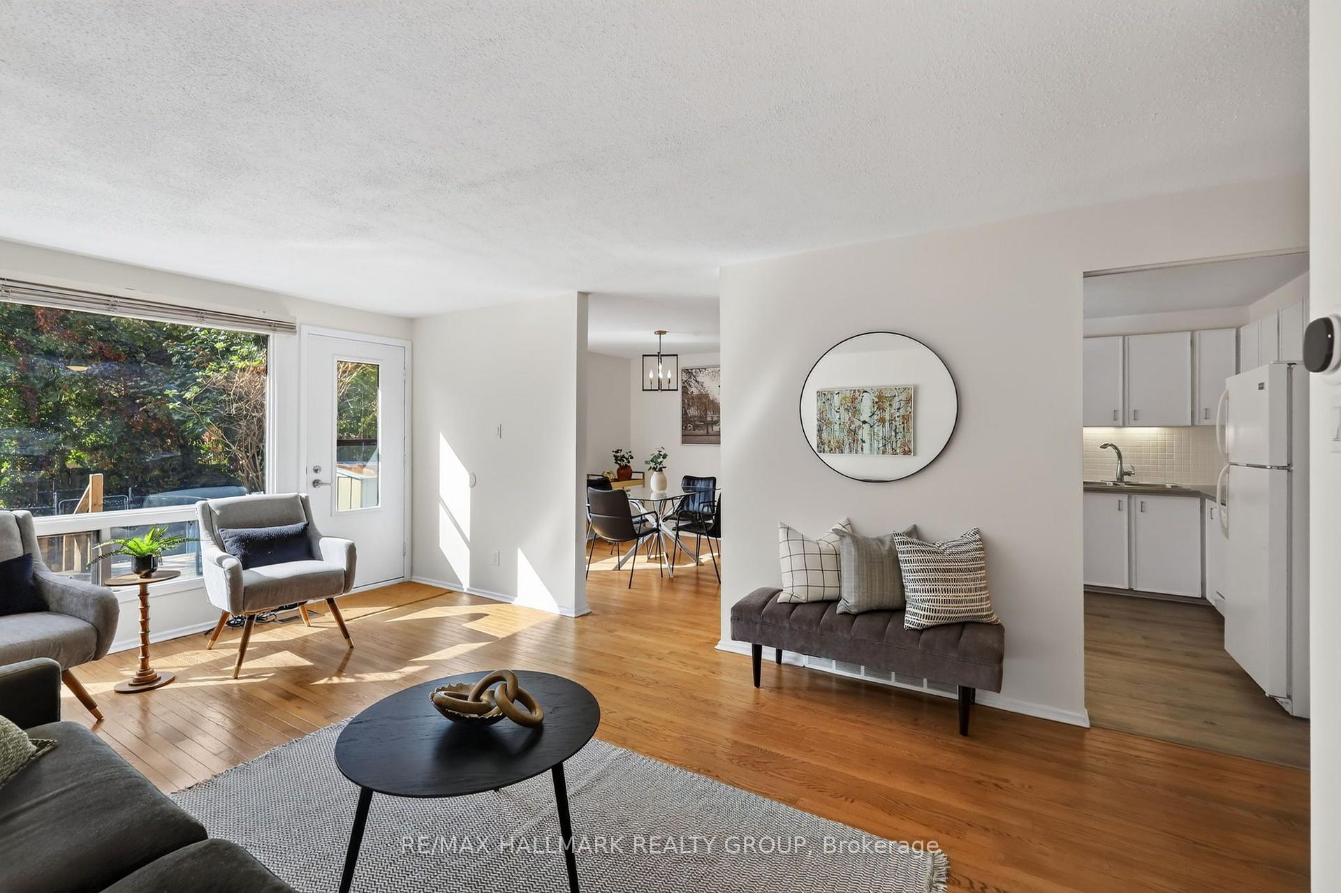 Photo 9 of 1086 Barwell Avenue, Ottawa, Fairfield Heights — HOMEH
