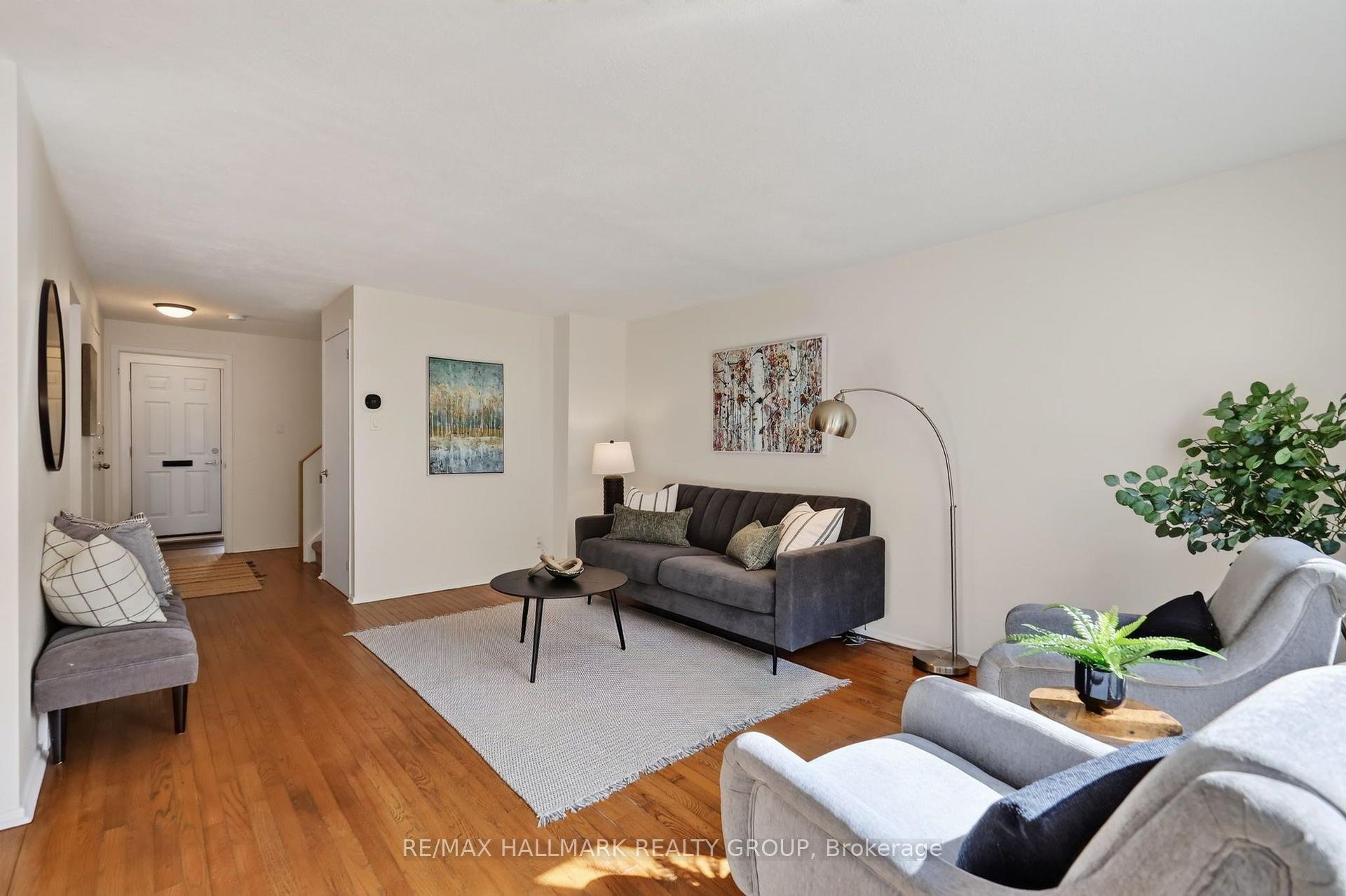 Photo 10 of 1086 Barwell Avenue, Ottawa, Fairfield Heights — HOMEH
