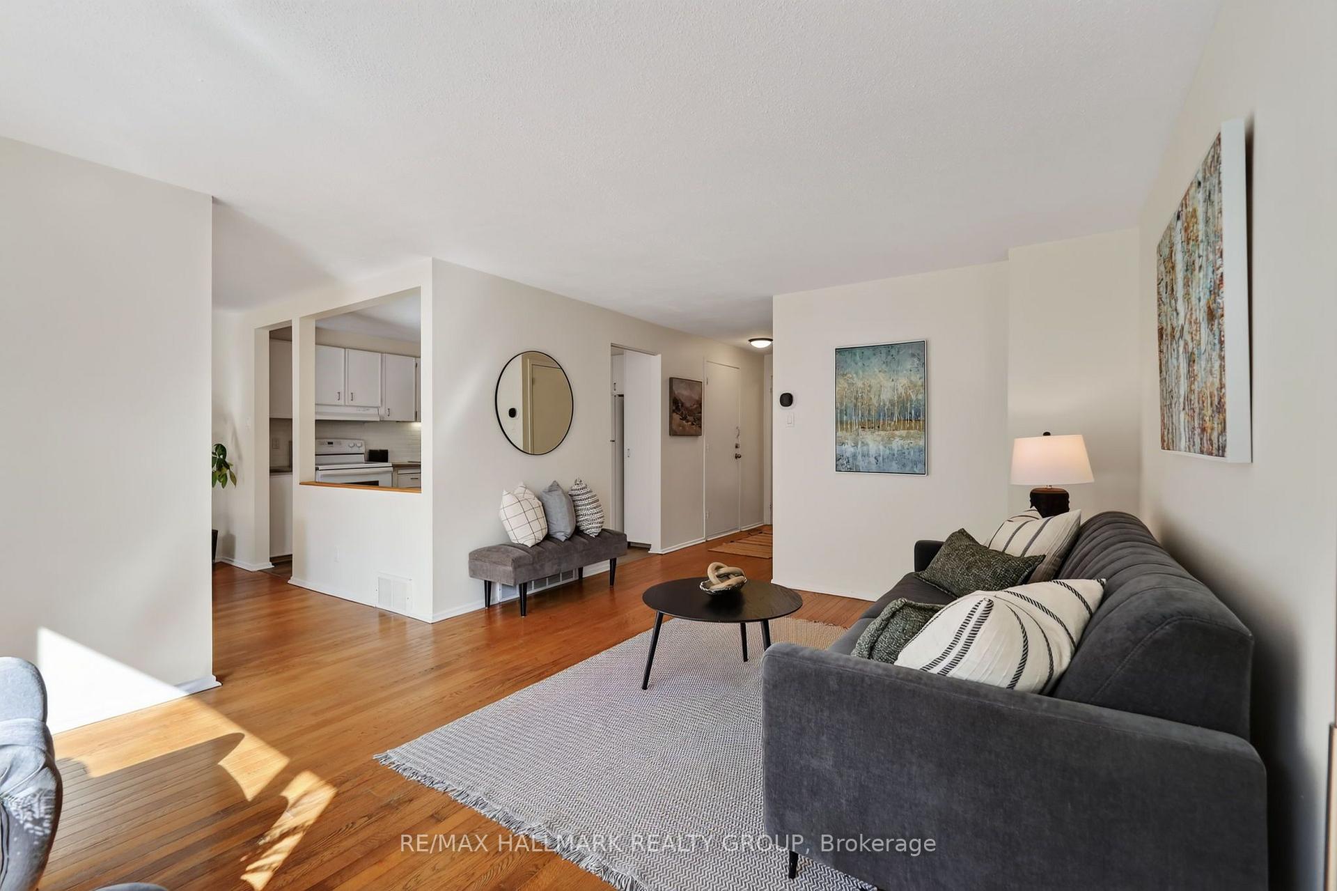 Photo 11 of 1086 Barwell Avenue, Ottawa, Fairfield Heights — HOMEH
