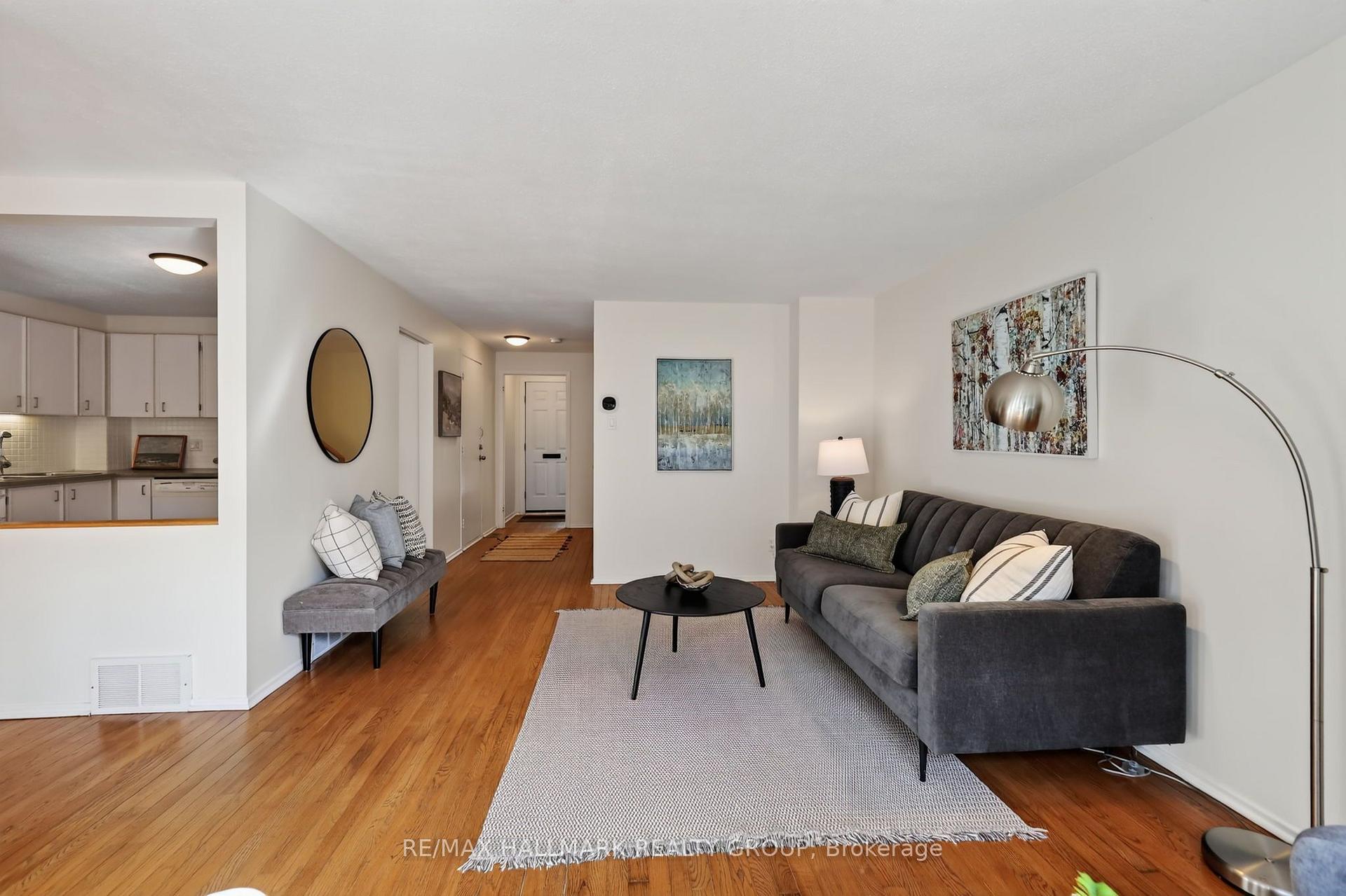 Photo 12 of 1086 Barwell Avenue, Ottawa, Fairfield Heights — HOMEH