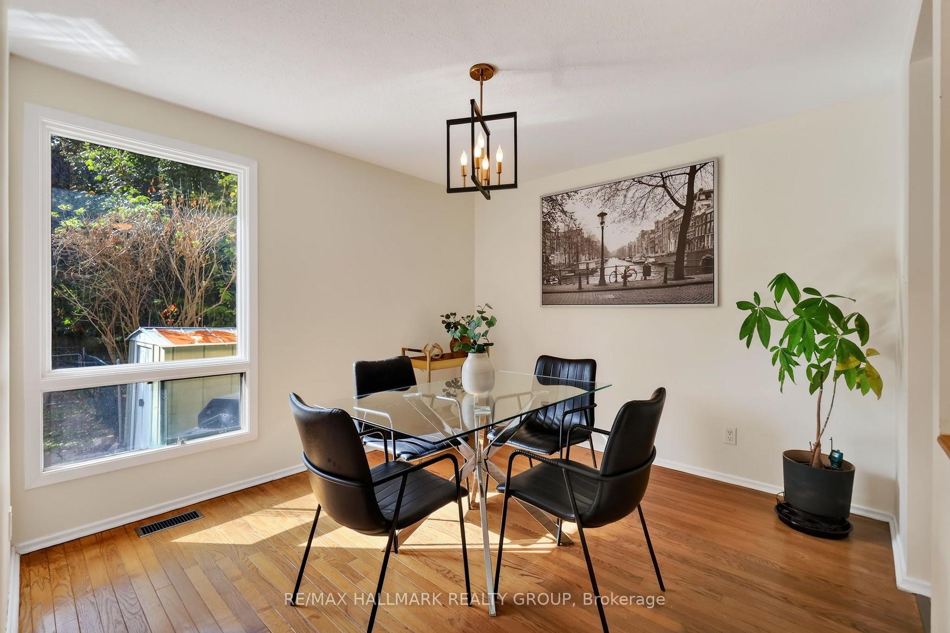Photo 13 of 1086 Barwell Avenue, Ottawa, Fairfield Heights — HOMEH