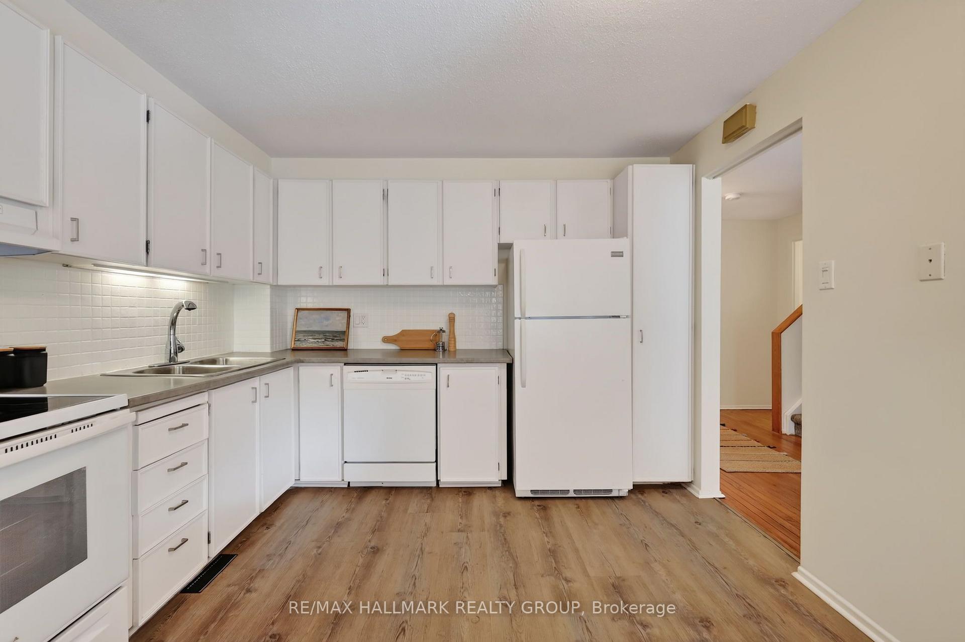 Photo 17 of 1086 Barwell Avenue, Ottawa, Fairfield Heights — HOMEH