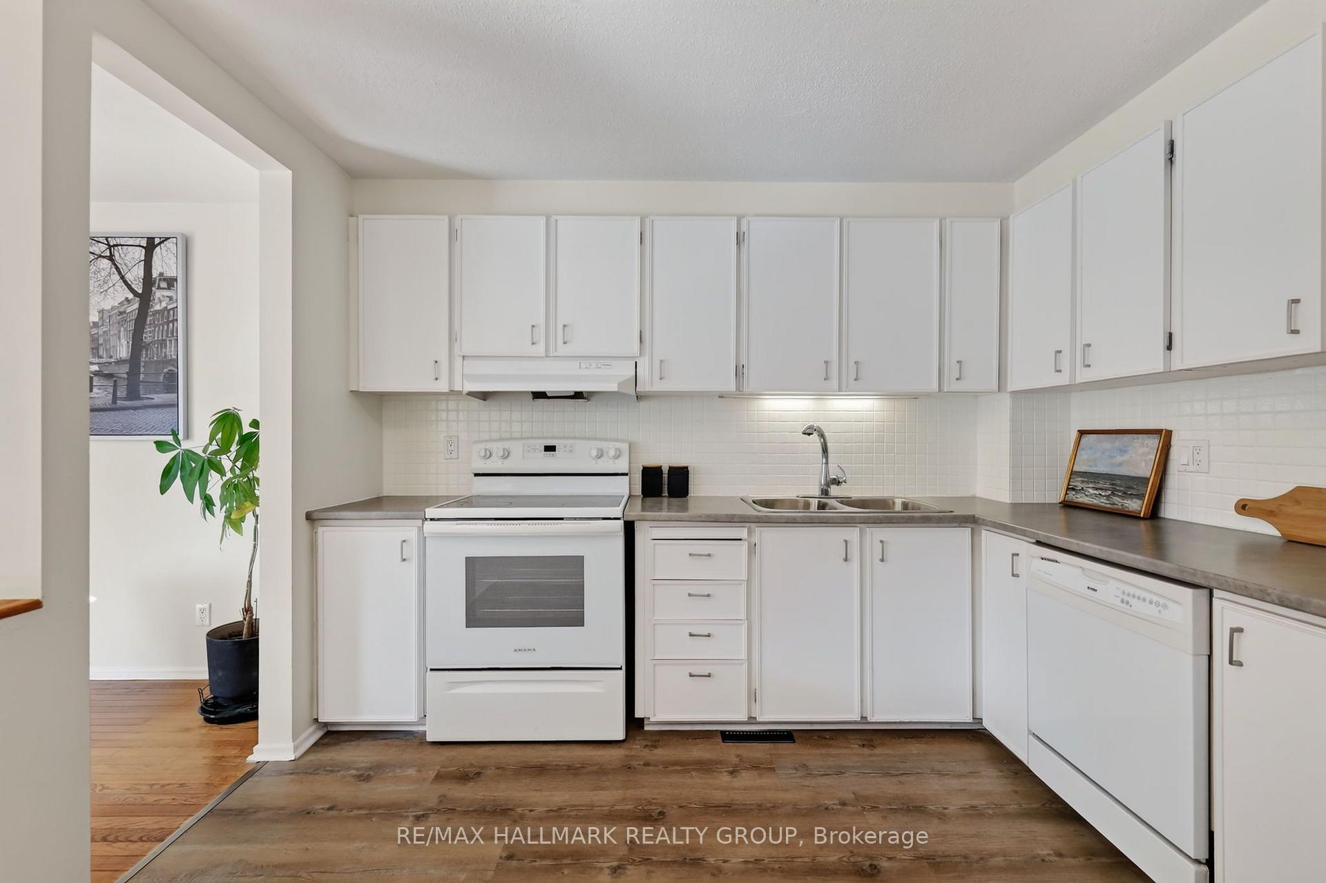 Photo 18 of 1086 Barwell Avenue, Ottawa, Fairfield Heights — HOMEH