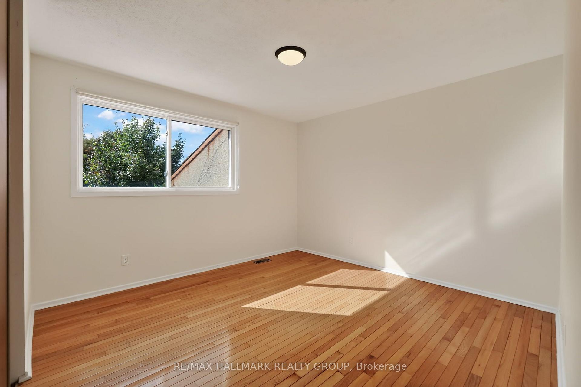 Photo 25 of 1086 Barwell Avenue, Ottawa, Fairfield Heights — HOMEH