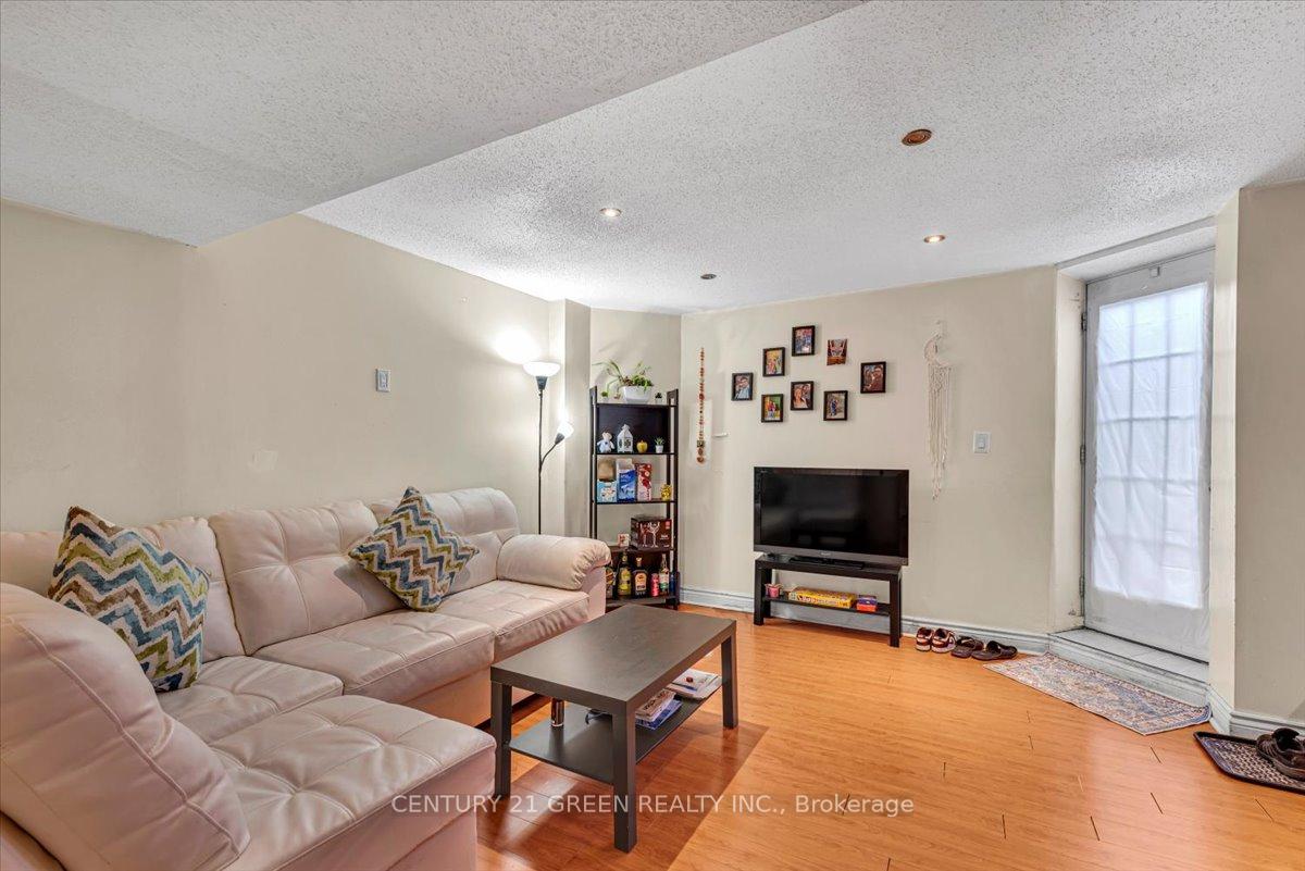 Photo 30 of 7 Accent Circle, Brampton, Northwest Sandalwood Parkway — HOMEH