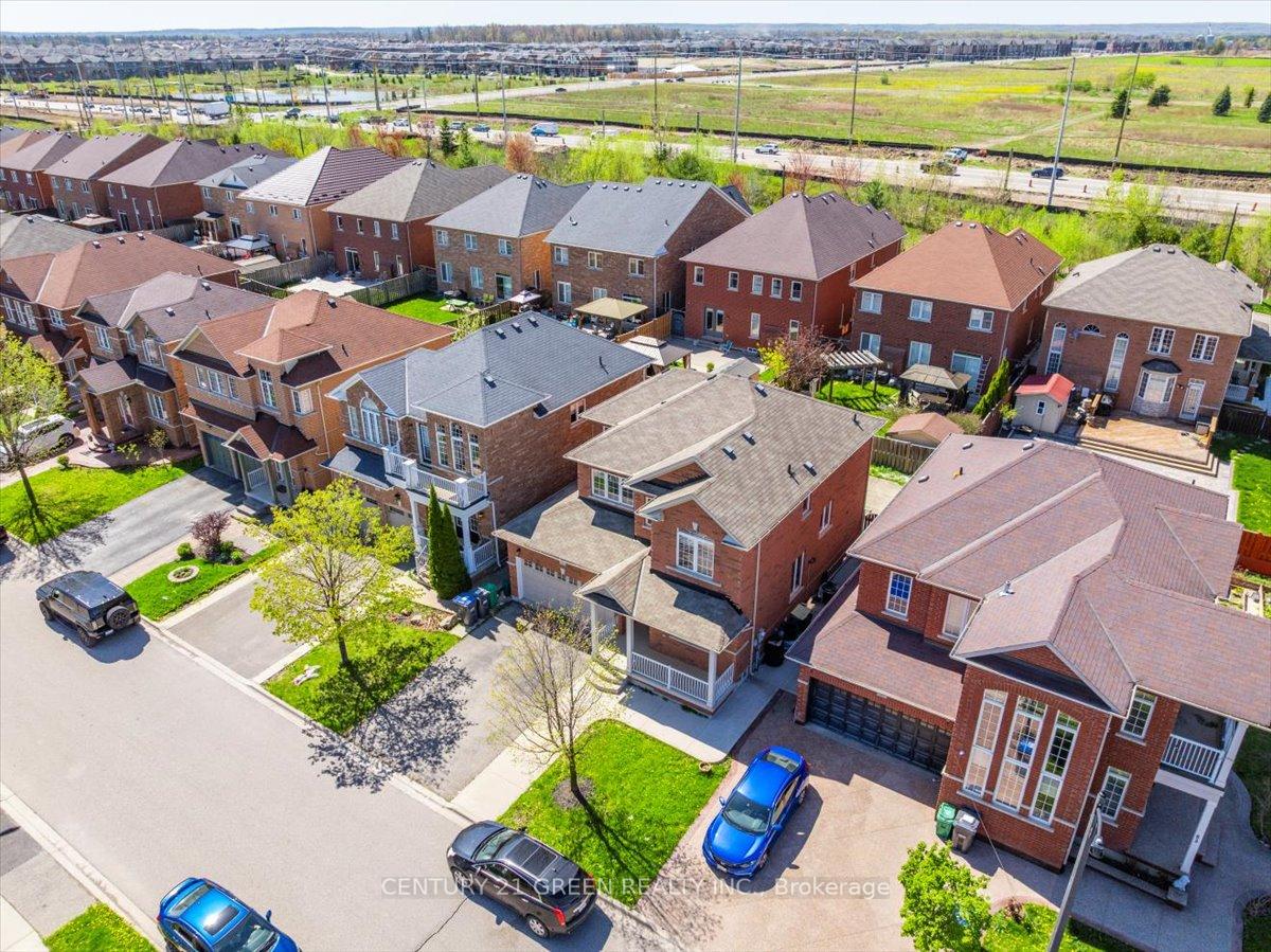 Photo 44 of 7 Accent Circle, Brampton, Northwest Sandalwood Parkway — HOMEH
