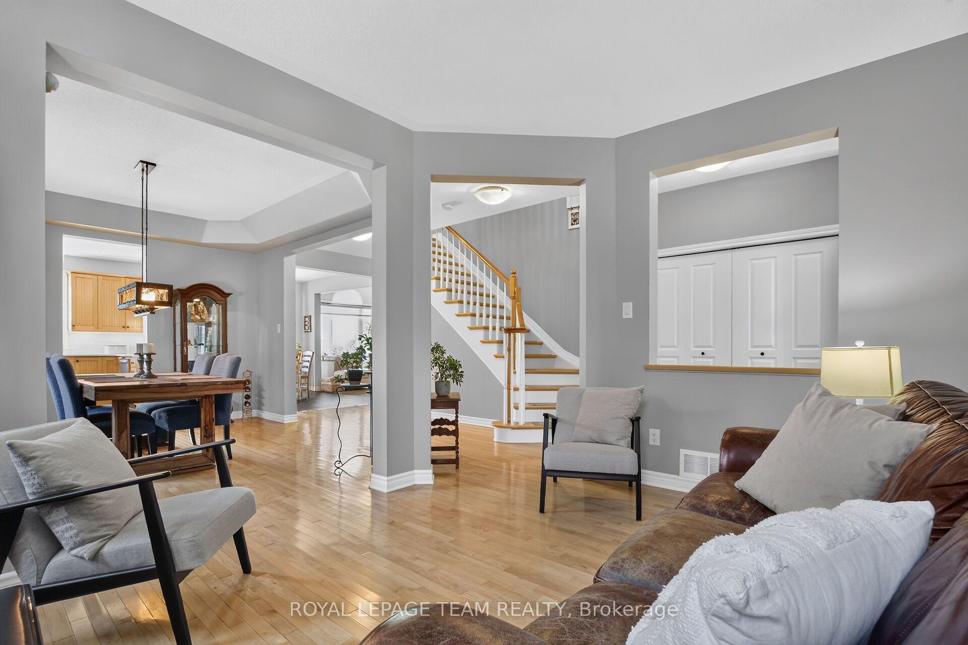 Photo 2 of 127 Coyote Crescent, Ottawa, Stittsville (South) — HOMEH