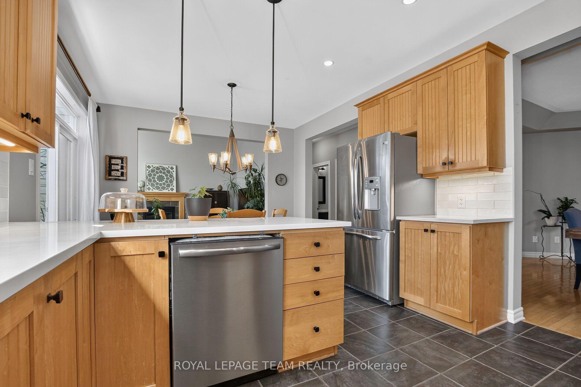 Photo 24 of 127 Coyote Crescent, Ottawa, Stittsville (South) — HOMEH