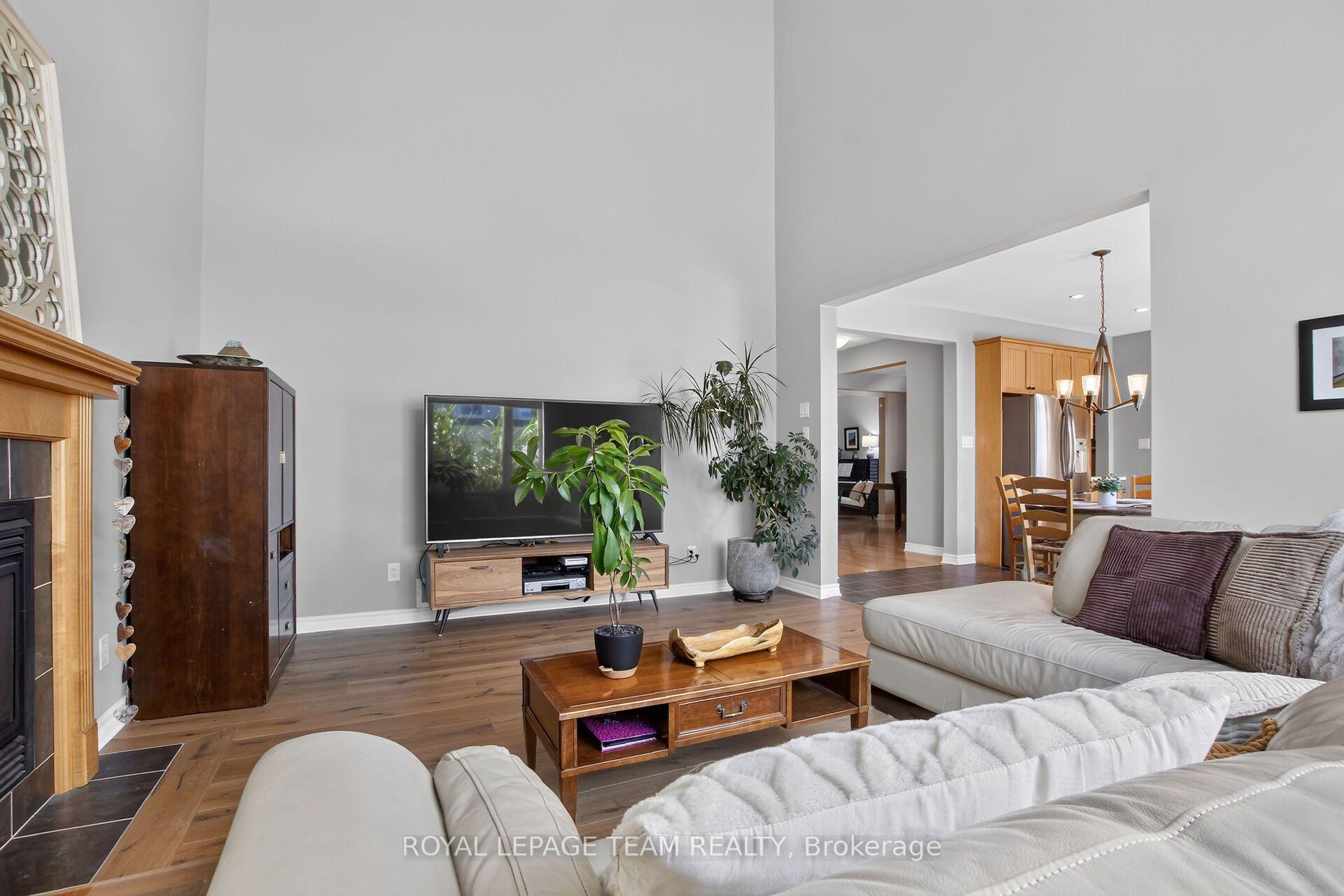 Photo 28 of 127 Coyote Crescent, Ottawa, Stittsville (South) — HOMEH