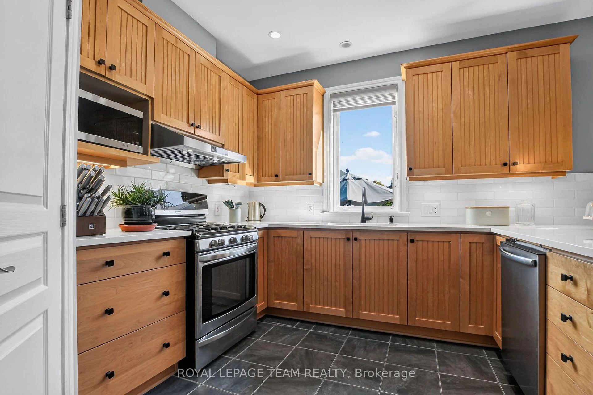 Photo 18 of 127 Coyote Crescent, Ottawa, Stittsville (South) — HOMEH