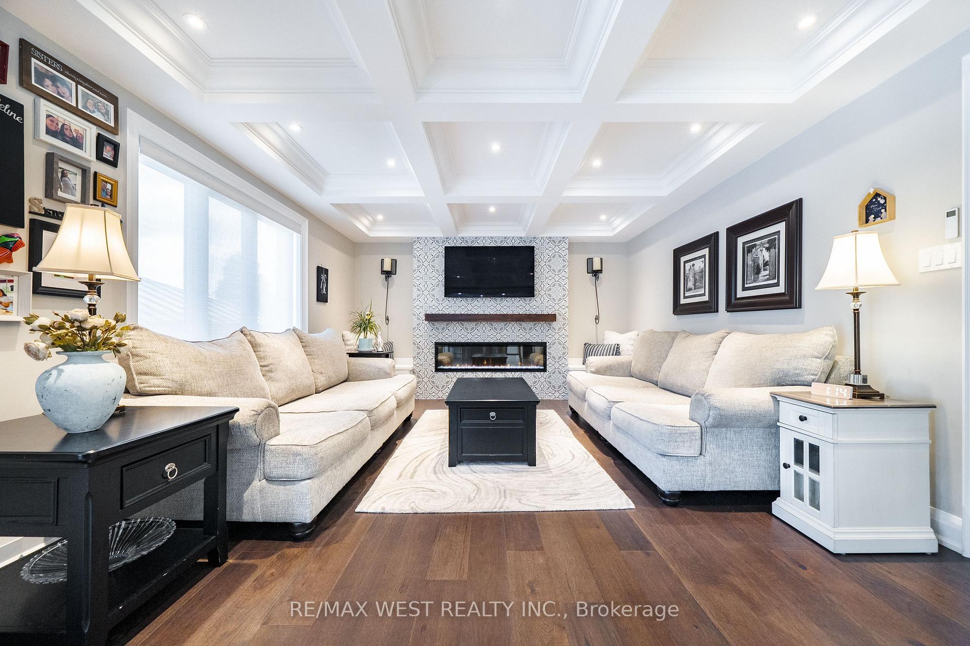 Photo 8 of 98 Arrowhead Drive, Vaughan, East Woodbridge — HOMEH