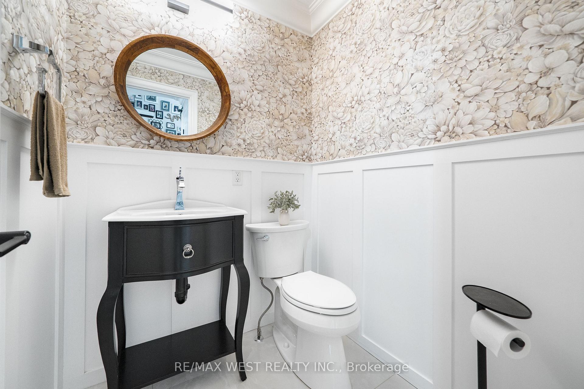 Photo 9 of 98 Arrowhead Drive, Vaughan, East Woodbridge — HOMEH