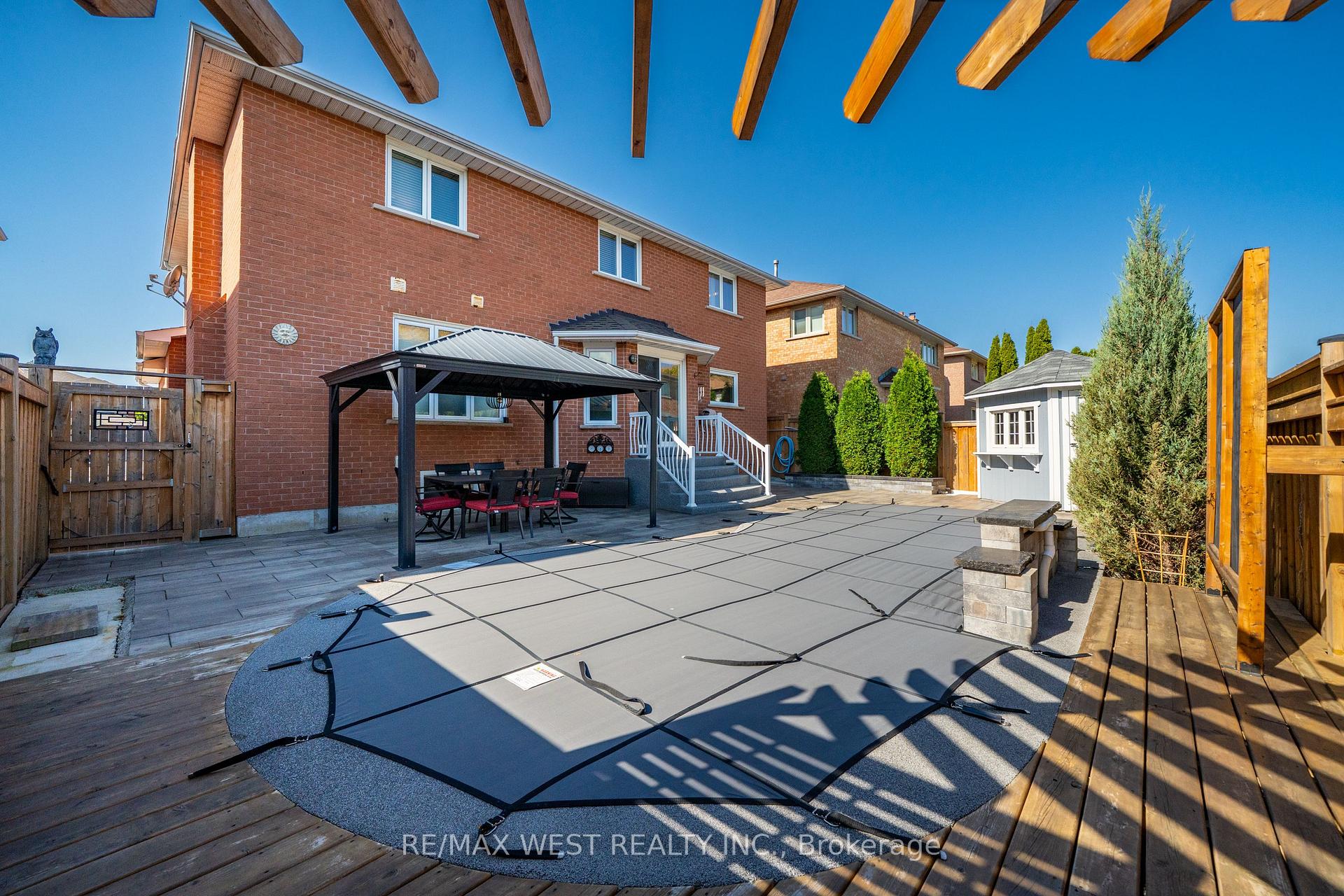 Photo 20 of 98 Arrowhead Drive, Vaughan, East Woodbridge — HOMEH