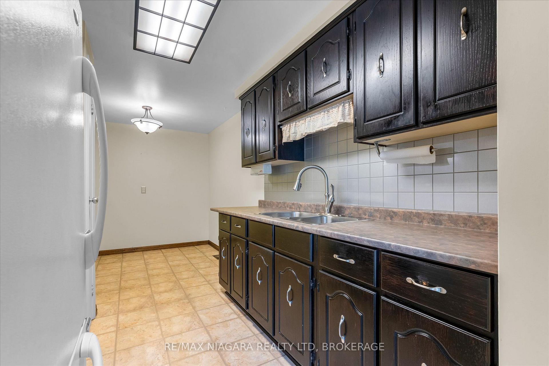Photo 7 of 120 Elma Street, St. Catharines, Lakeport — HOMEH