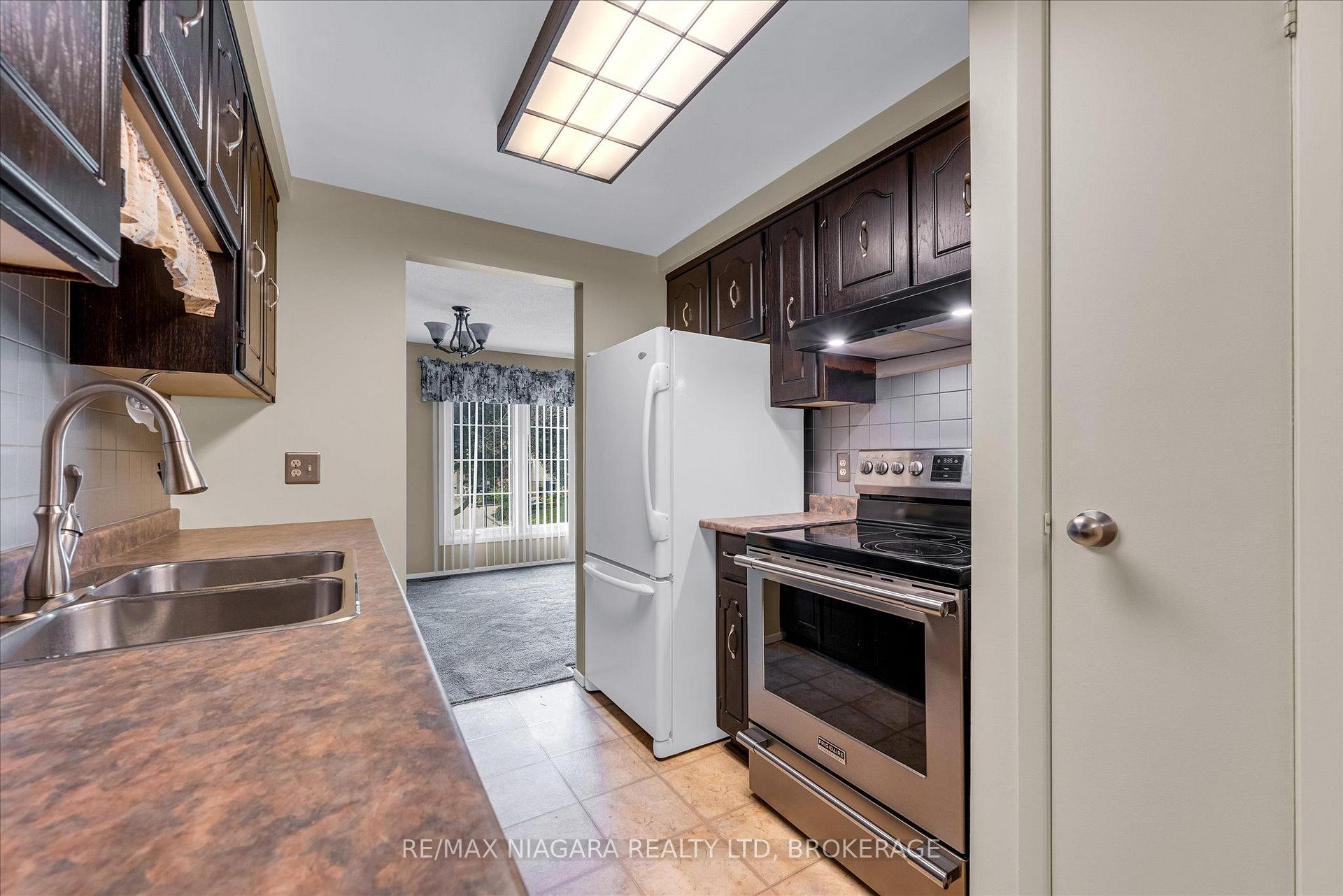 Photo 8 of 120 Elma Street, St. Catharines, Lakeport — HOMEH