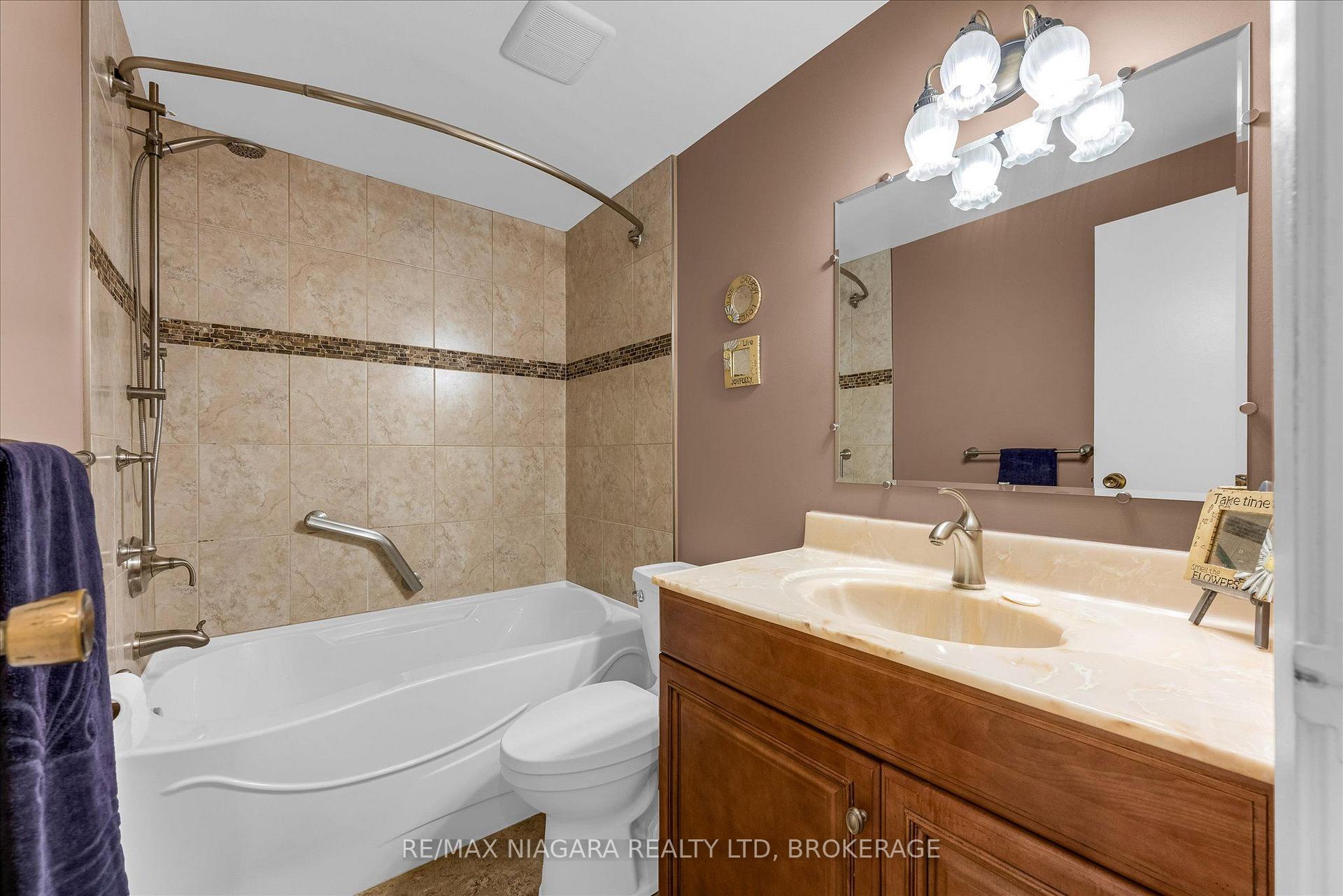 Photo 12 of 120 Elma Street, St. Catharines, Lakeport — HOMEH