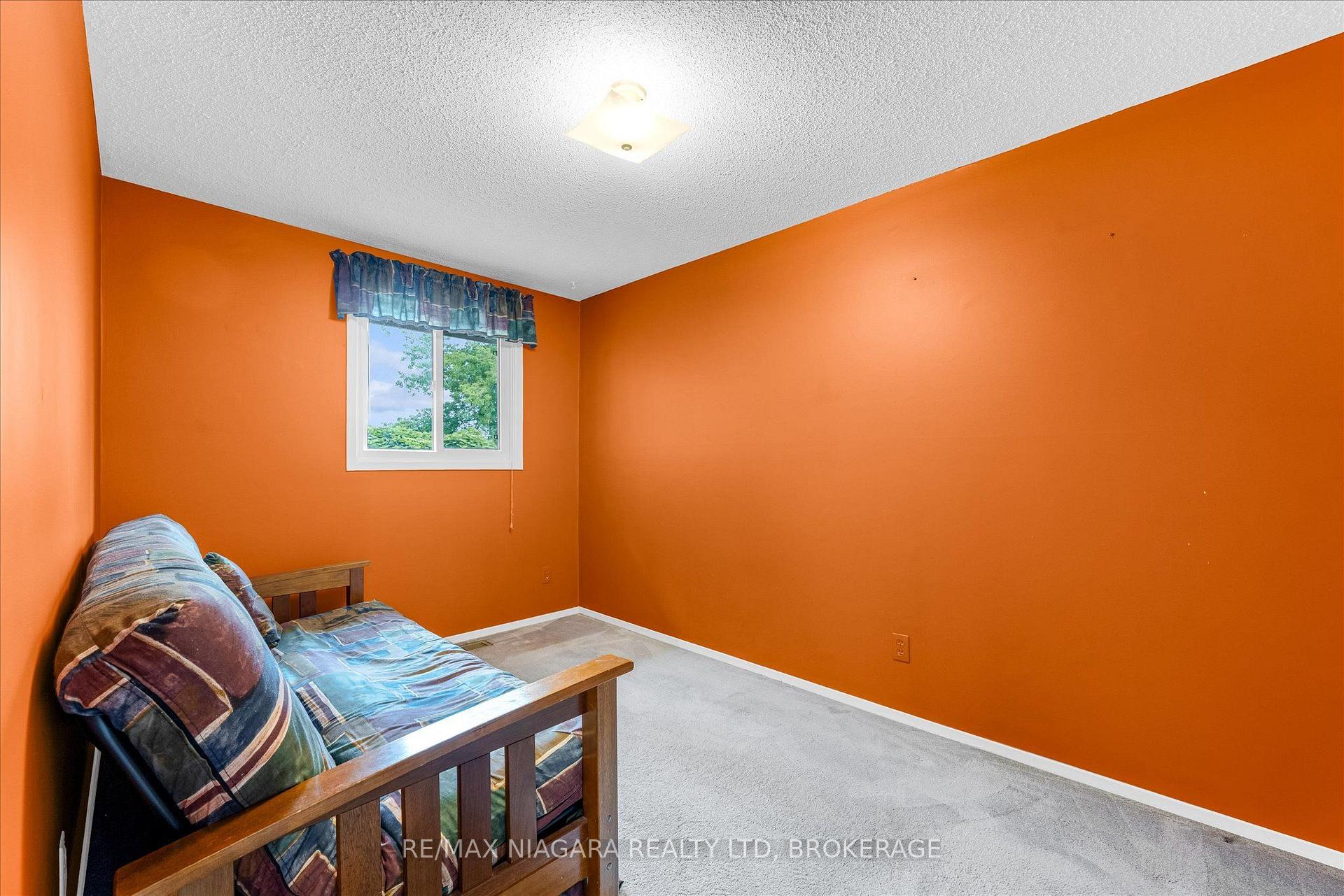 Photo 15 of 120 Elma Street, St. Catharines, Lakeport — HOMEH