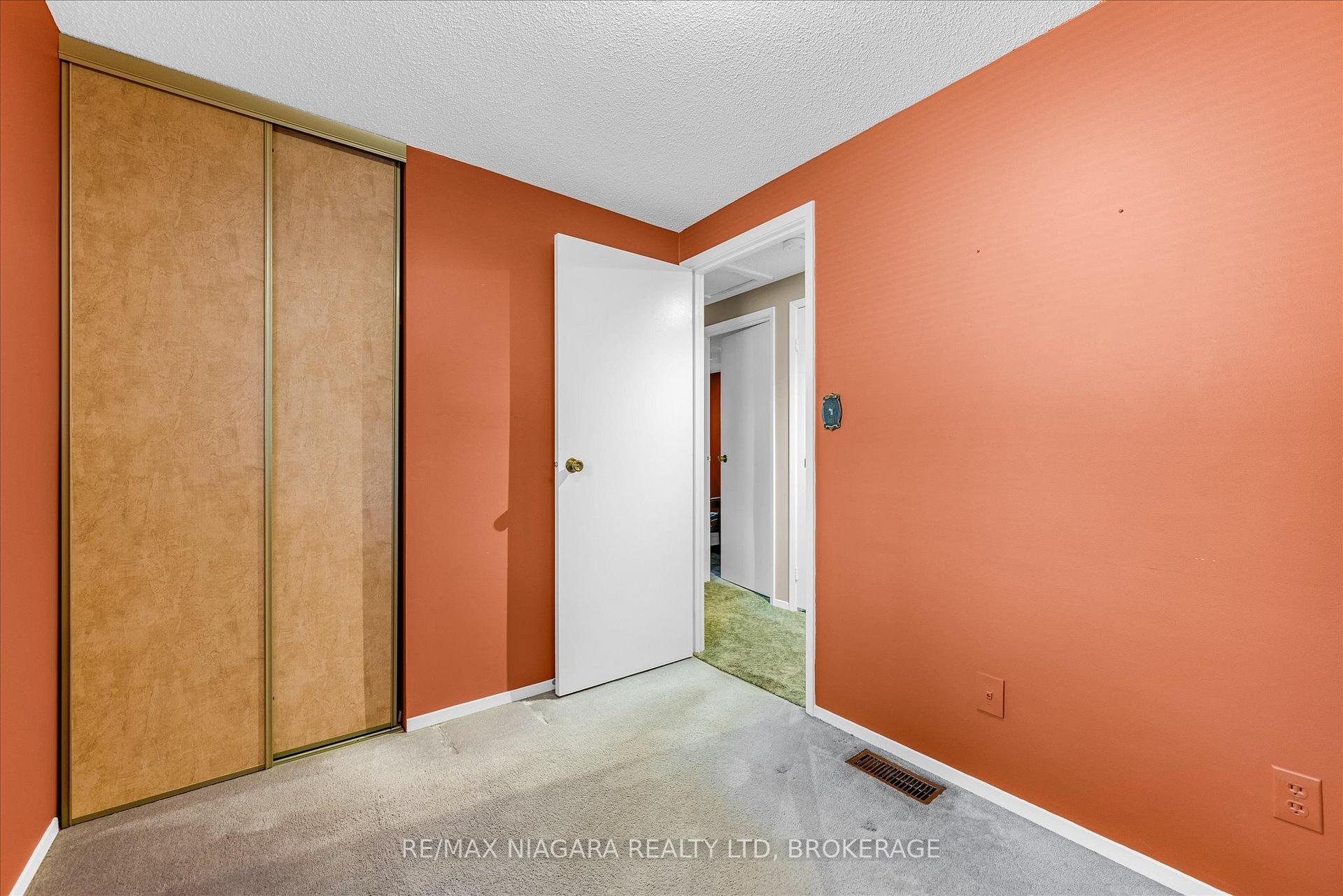 Photo 18 of 120 Elma Street, St. Catharines, Lakeport — HOMEH
