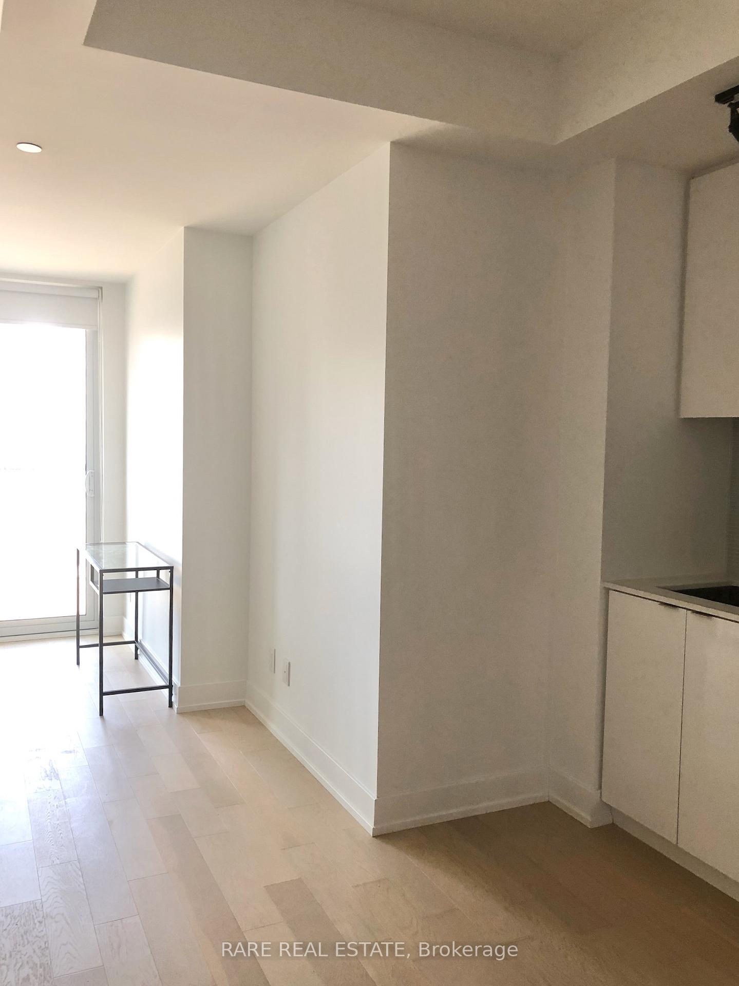 Photo 3 of Unit 1012, 7 Grenville Street, Toronto, Bay Street Corridor — HOMEH