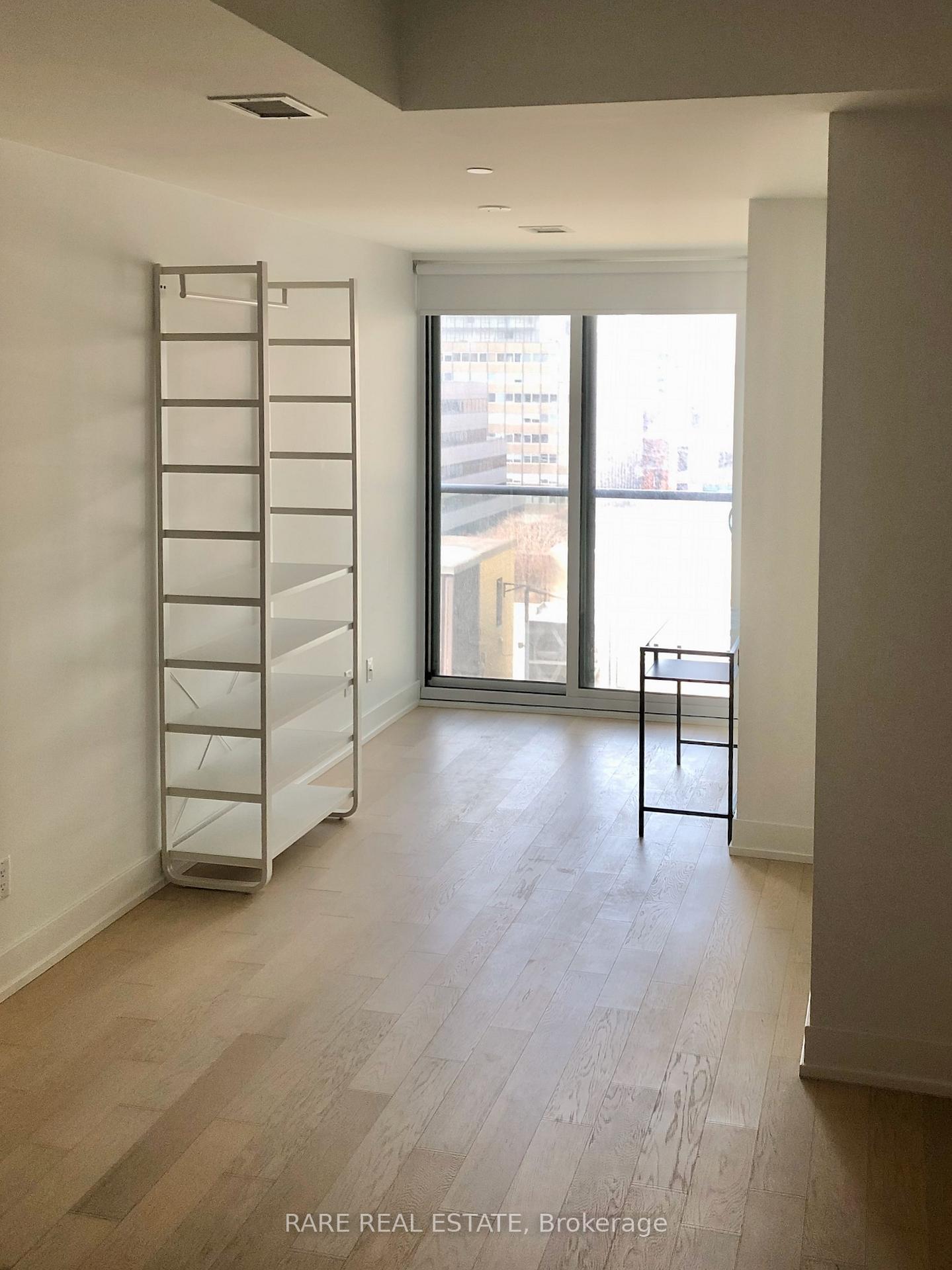 Photo 4 of Unit 1012, 7 Grenville Street, Toronto, Bay Street Corridor — HOMEH