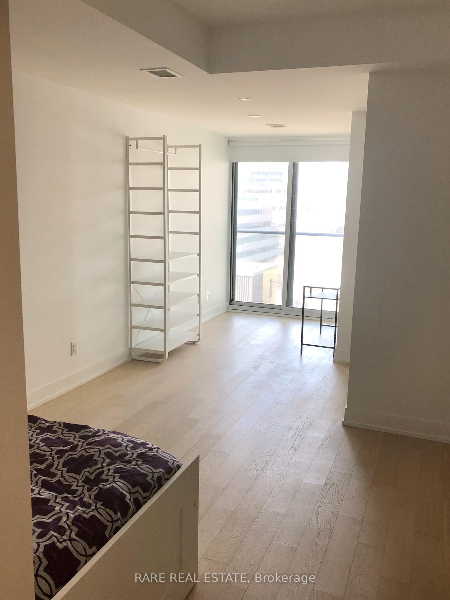 Photo 5 of Unit 1012, 7 Grenville Street, Toronto, Bay Street Corridor — HOMEH