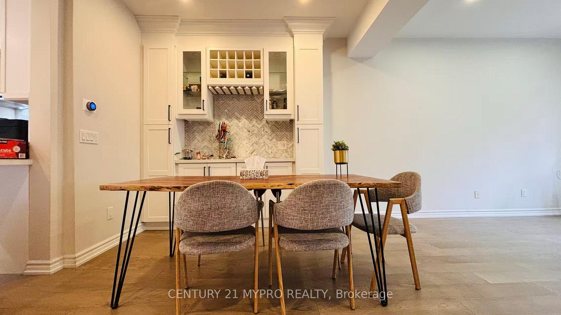 Photo 7 of Unit 10, 15 St Moritz Way, Markham, Unionville — HOMEH