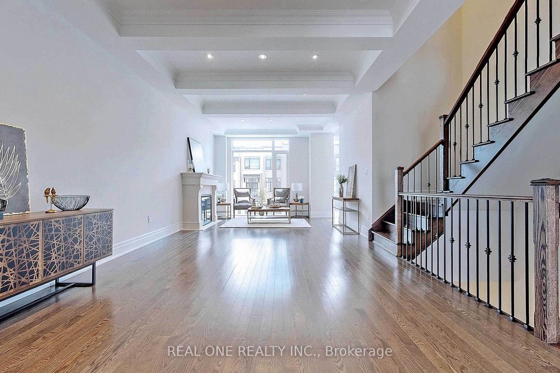 Photo 7 of 107 Carrville Woods Circle, Vaughan, Patterson — HOMEH