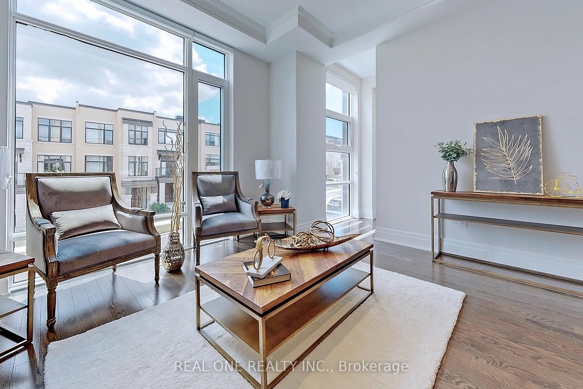 Photo 9 of 107 Carrville Woods Circle, Vaughan, Patterson — HOMEH