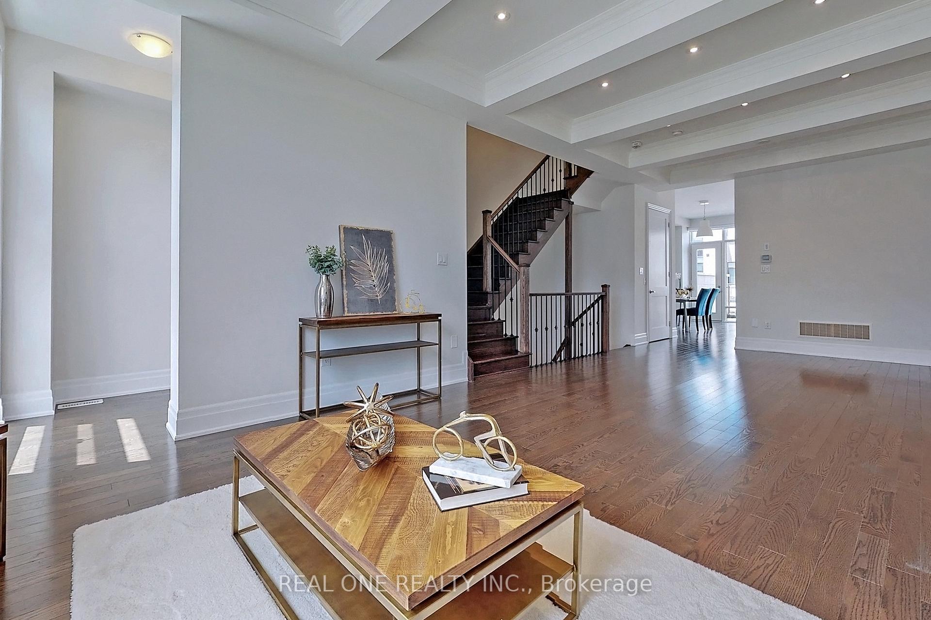 Photo 13 of 107 Carrville Woods Circle, Vaughan, Patterson — HOMEH