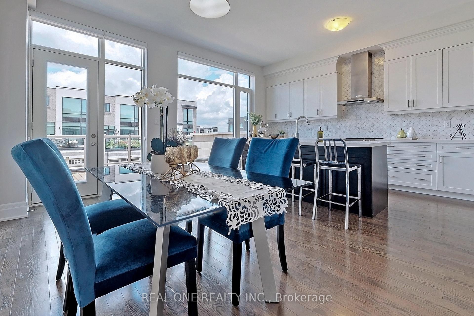 Photo 17 of 107 Carrville Woods Circle, Vaughan, Patterson — HOMEH