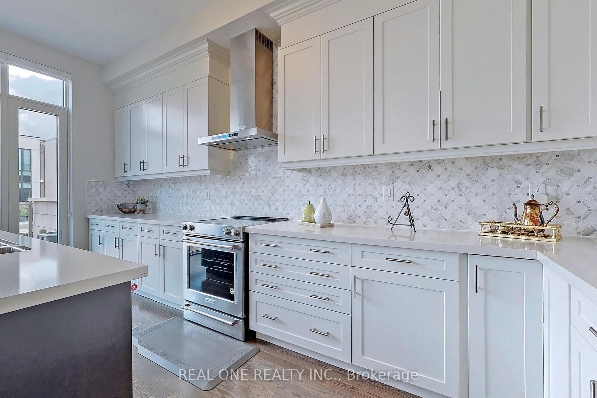 Photo 21 of 107 Carrville Woods Circle, Vaughan, Patterson — HOMEH