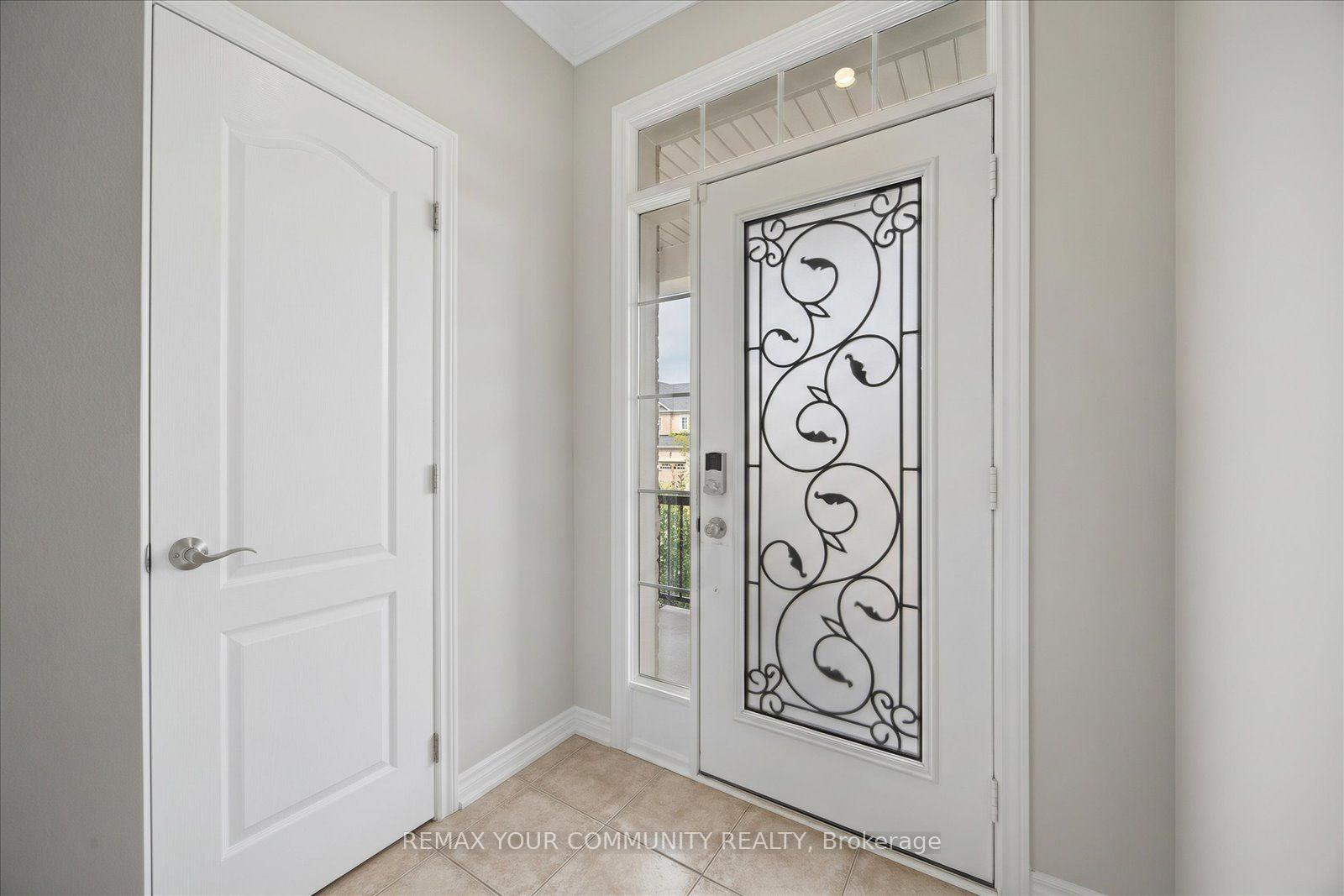 Photo 2 of 41 Lauderdale Drive, Vaughan, Patterson — HOMEH