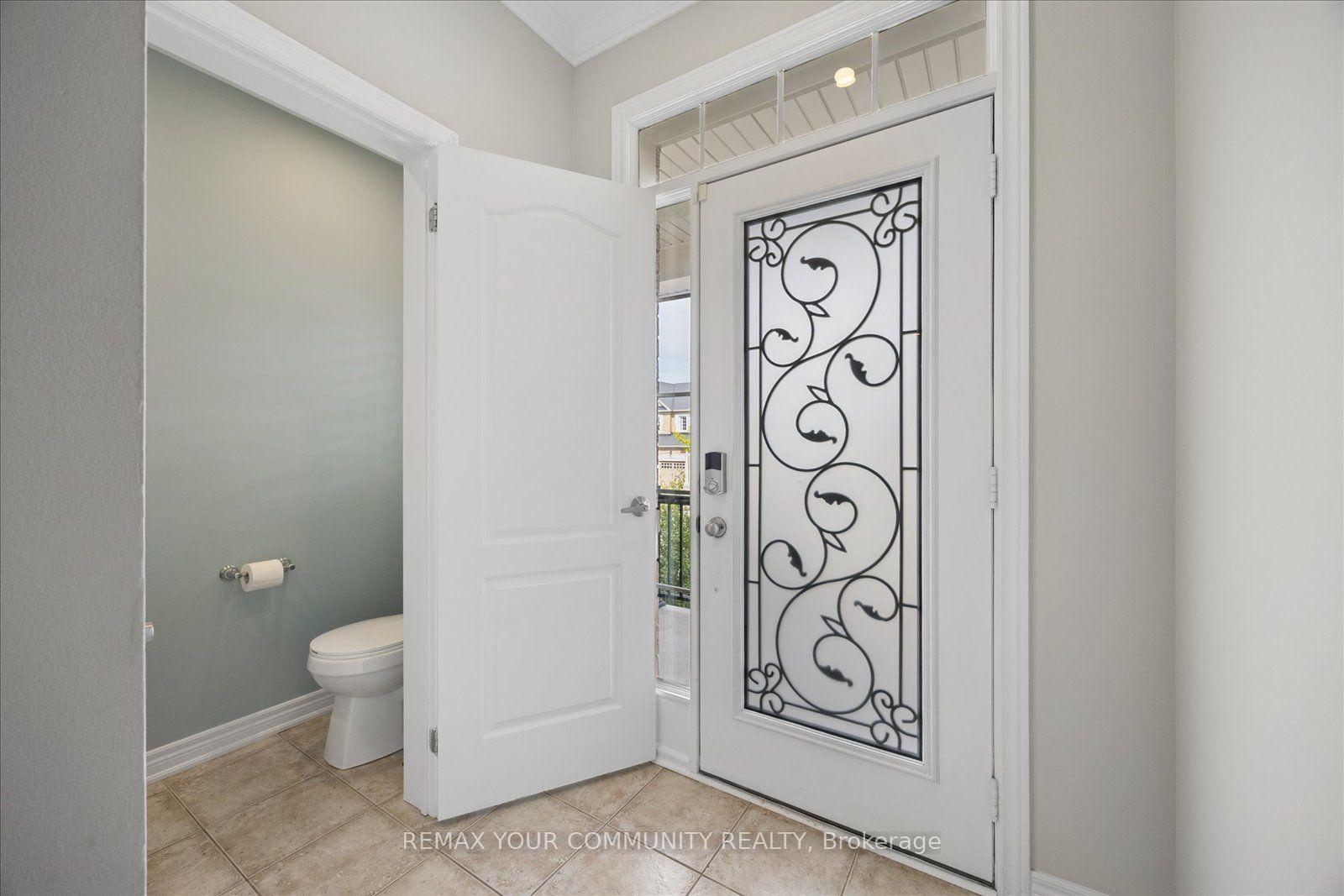 Photo 3 of 41 Lauderdale Drive, Vaughan, Patterson — HOMEH