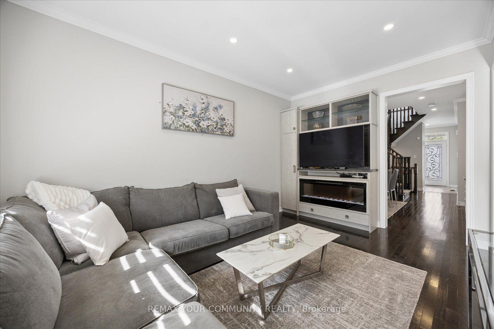 Photo 8 of 41 Lauderdale Drive, Vaughan, Patterson — HOMEH