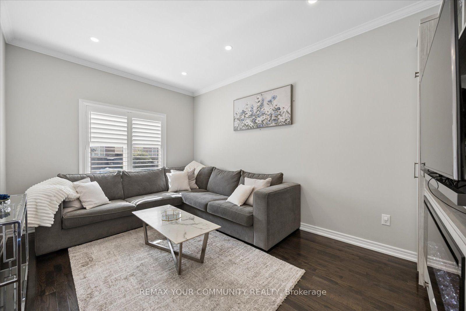 Photo 9 of 41 Lauderdale Drive, Vaughan, Patterson — HOMEH
