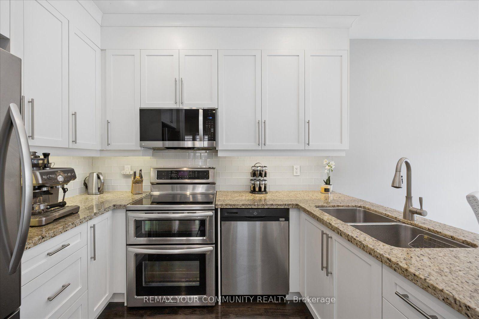 Photo 12 of 41 Lauderdale Drive, Vaughan, Patterson — HOMEH