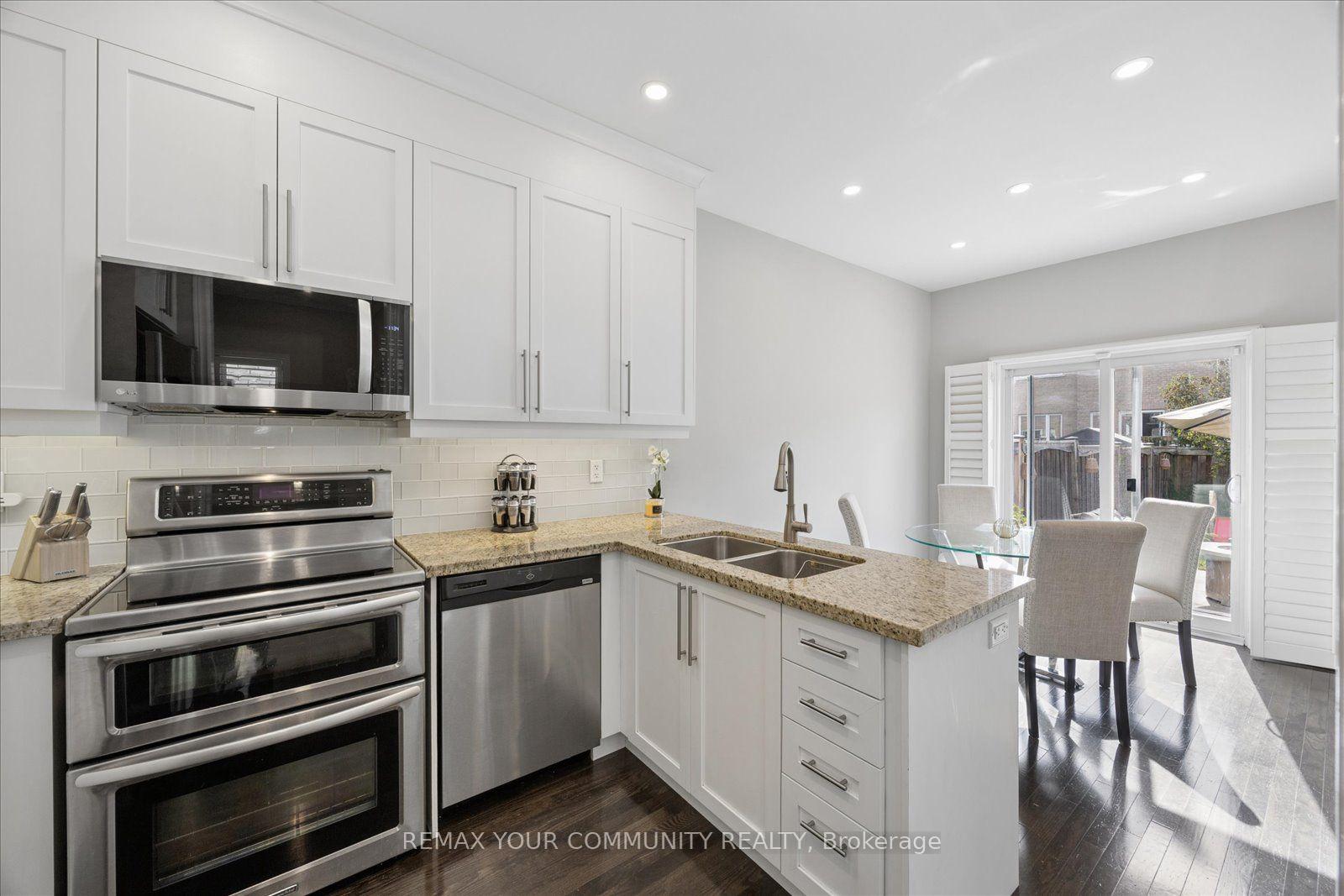 Photo 13 of 41 Lauderdale Drive, Vaughan, Patterson — HOMEH