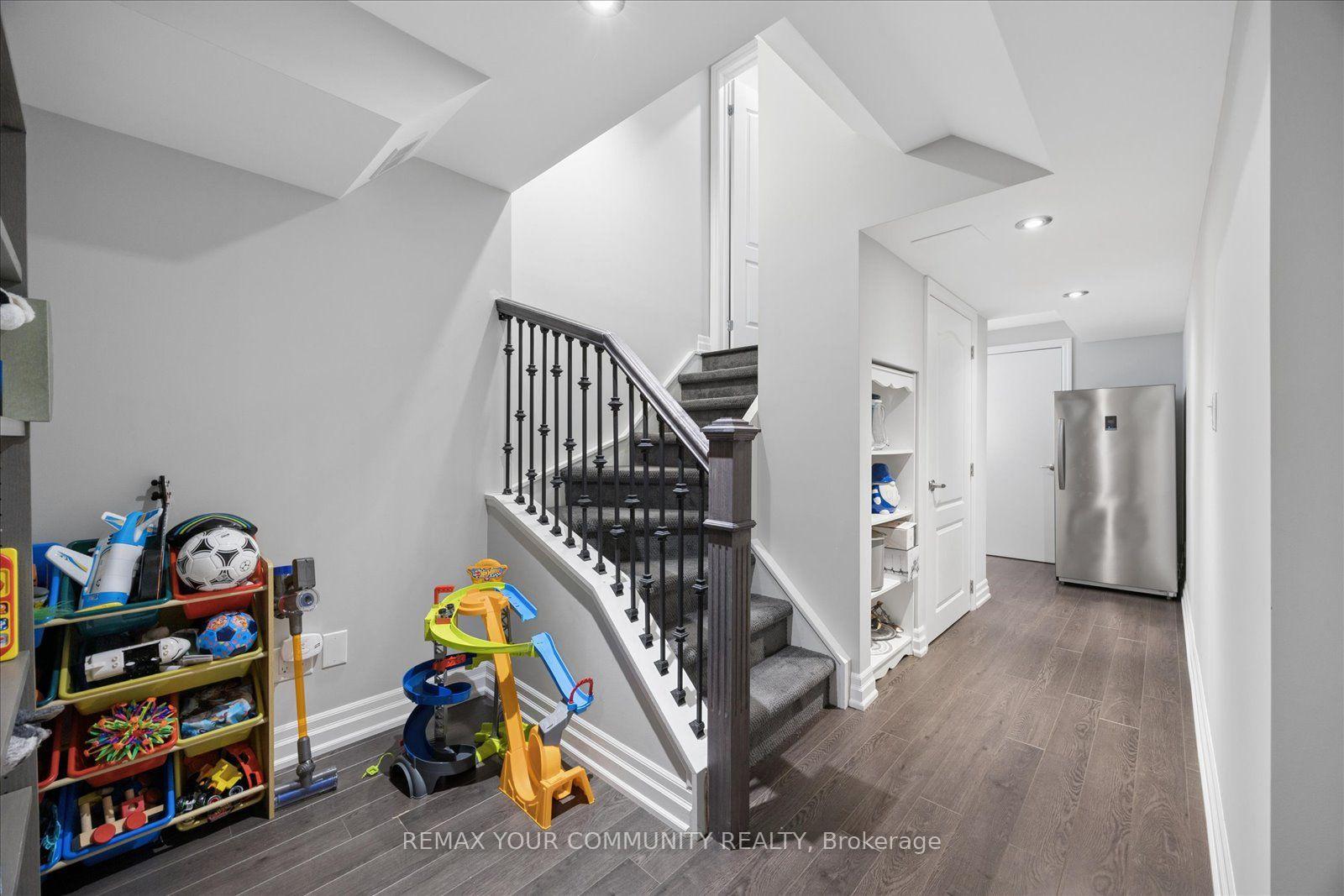Photo 29 of 41 Lauderdale Drive, Vaughan, Patterson — HOMEH