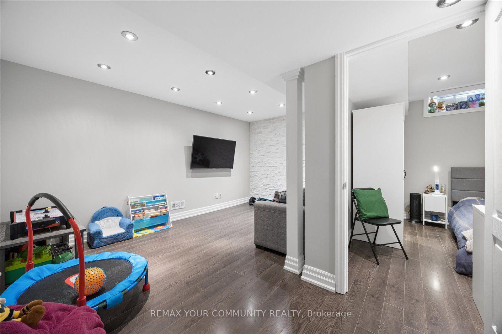 Photo 33 of 41 Lauderdale Drive, Vaughan, Patterson — HOMEH