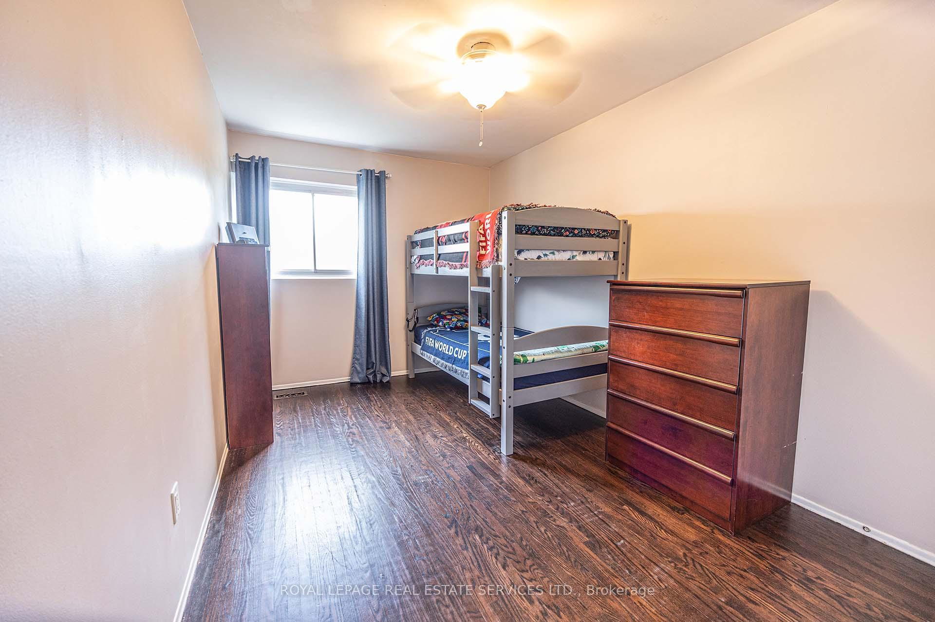 Photo 9 of Unit 18, 71 Old Burnhamthorpe Road, Etobicoke, Markland Wood — HOMEH