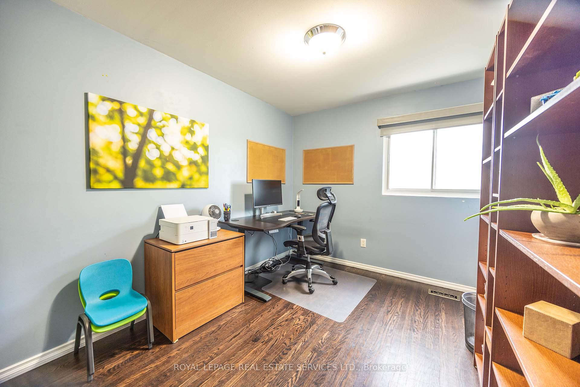 Photo 10 of Unit 18, 71 Old Burnhamthorpe Road, Etobicoke, Markland Wood — HOMEH