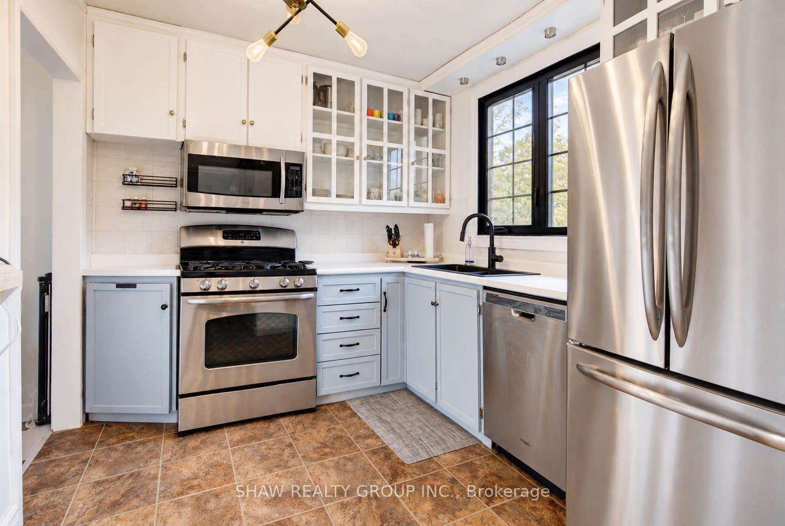 Photo 10 of 8 Peel Street, Hamilton, Cootes Paradise — HOMEH